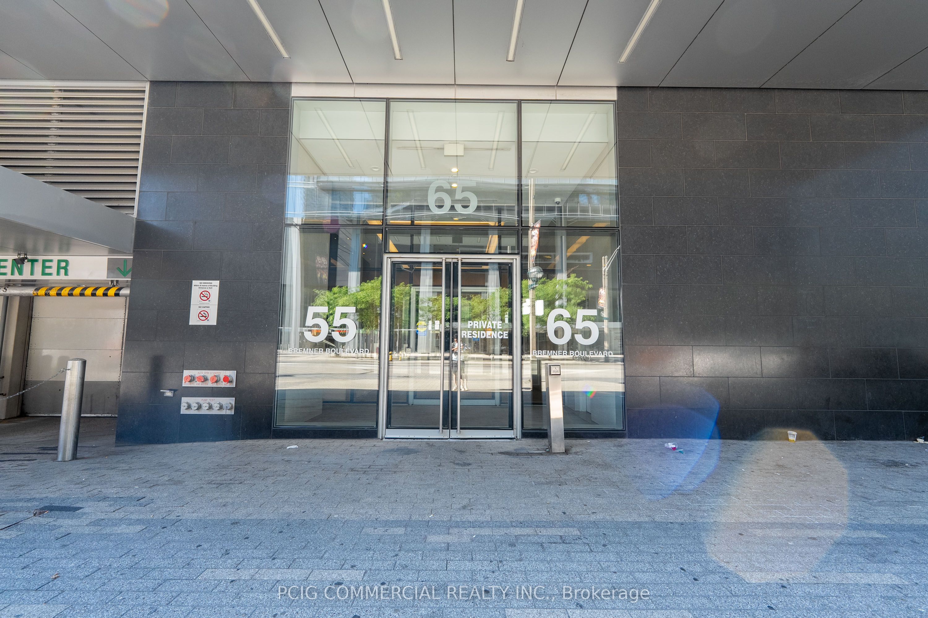 55 Bremner Boulevard 3307, Toronto, ON M5J 0A6 photo 2