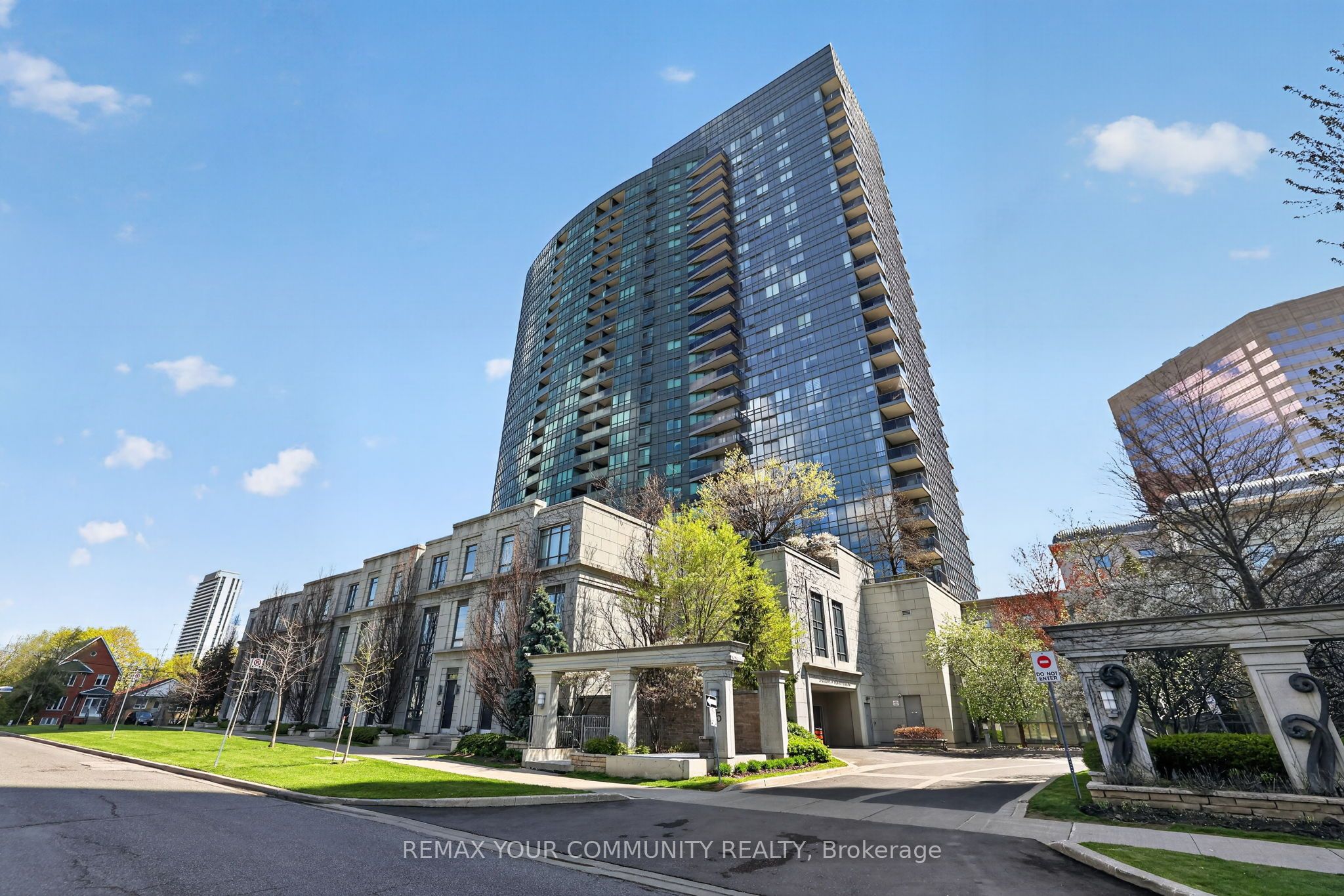 25 Greenview Avenue 622, Toronto, ON M2M 0A5 photo 2