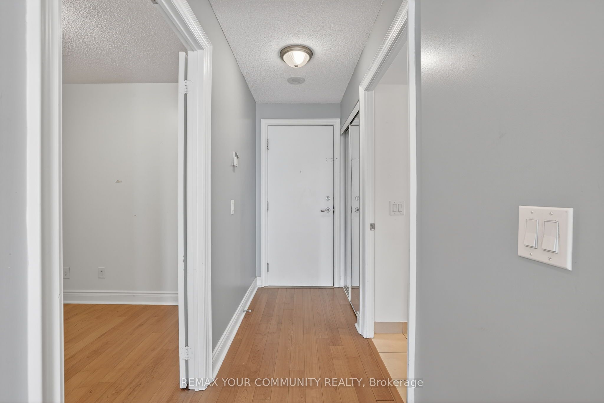 25 Greenview Avenue 622, Toronto, ON M2M 0A5 photo 3
