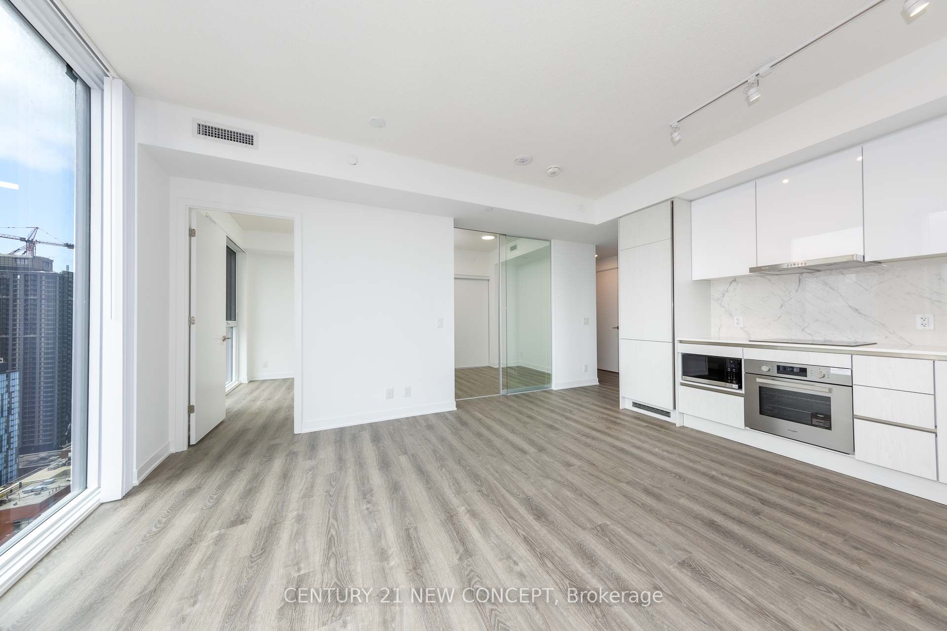 180 Front Street E 3810, Toronto, ON M5A 0A9 photo 3