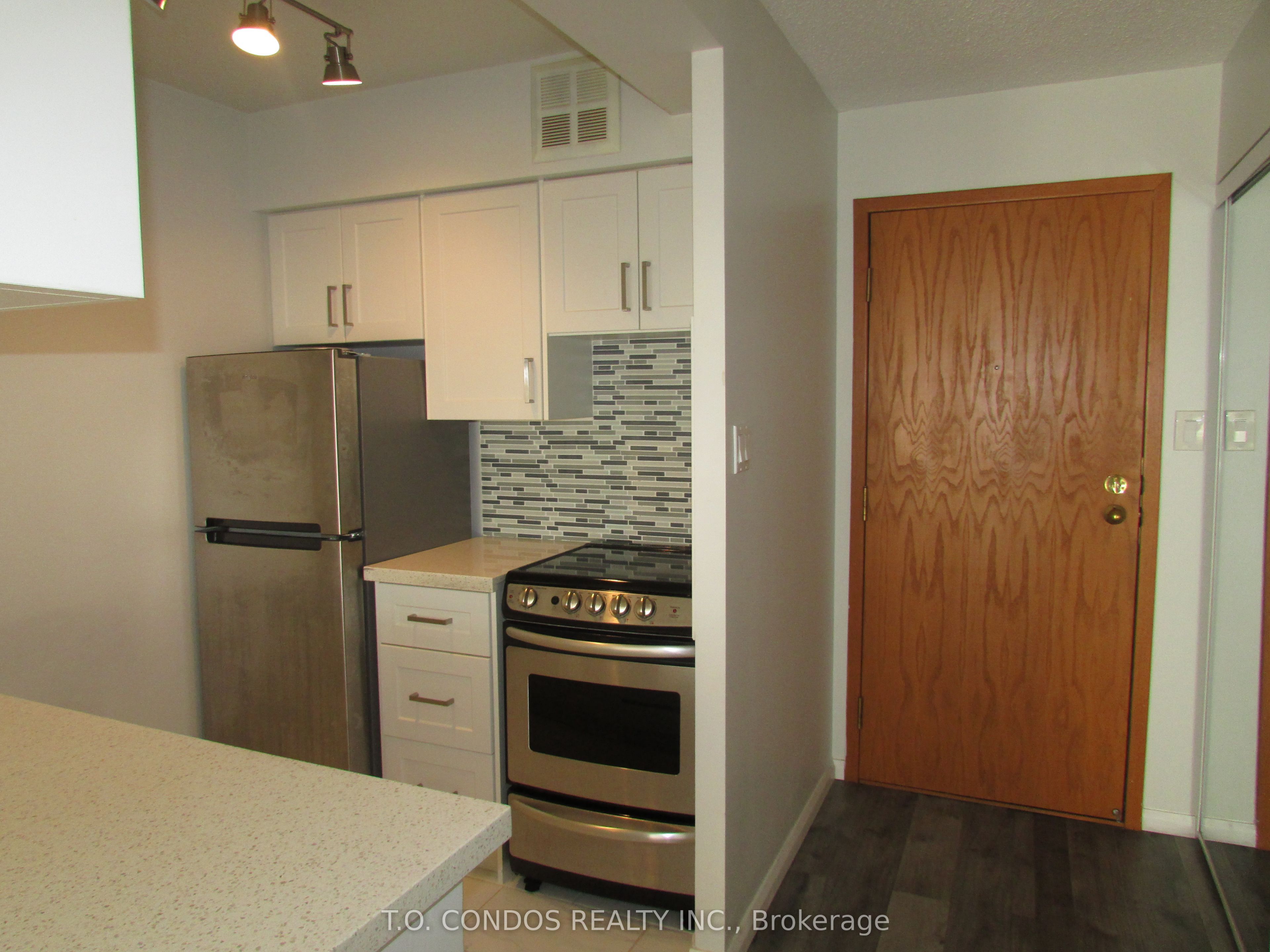 44 St Joseph Street 1417, Toronto, ON M4Y 2W4 photo 4