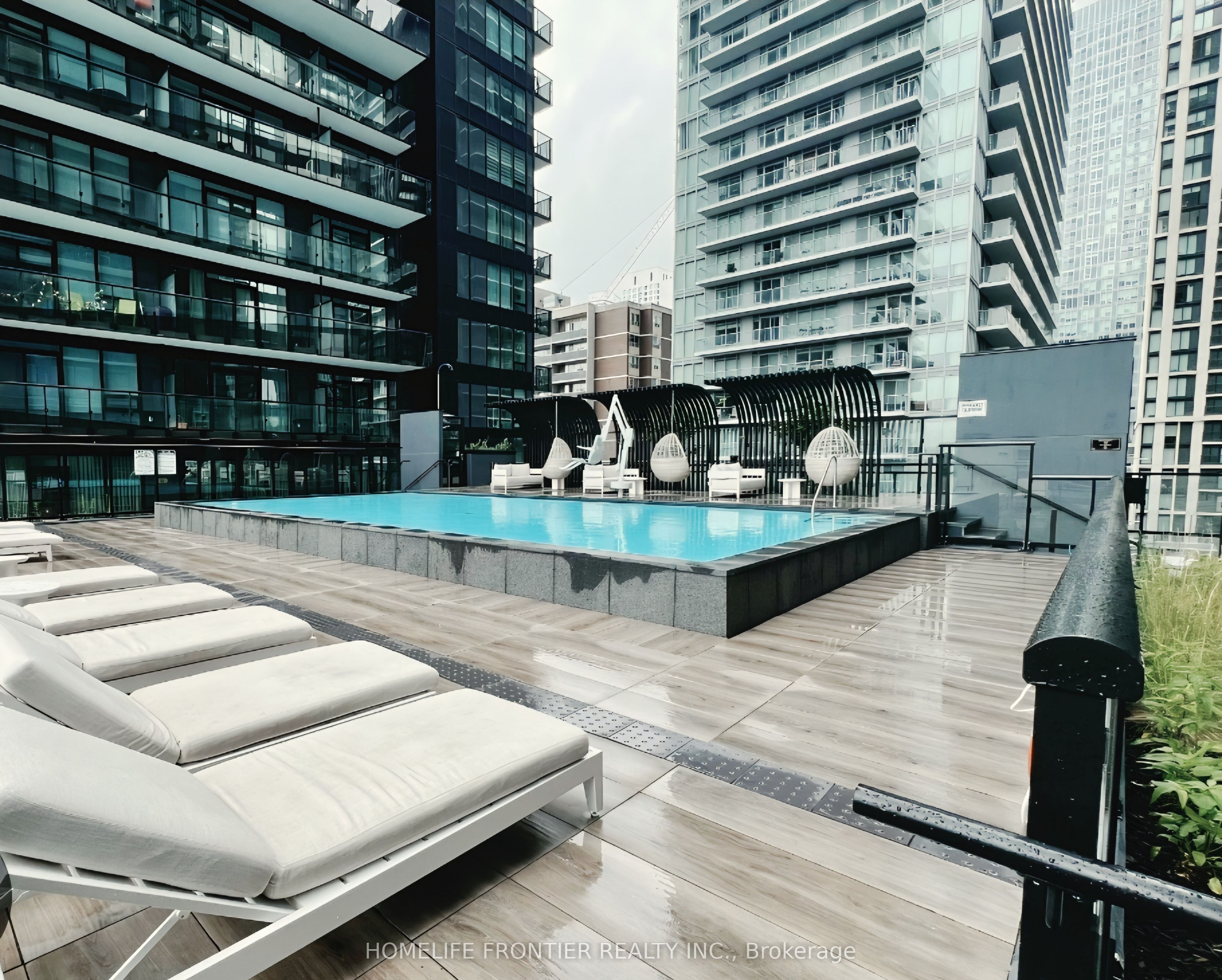 117 Broadway Avenue 2712, Toronto, ON M4P 1V3 photo 2