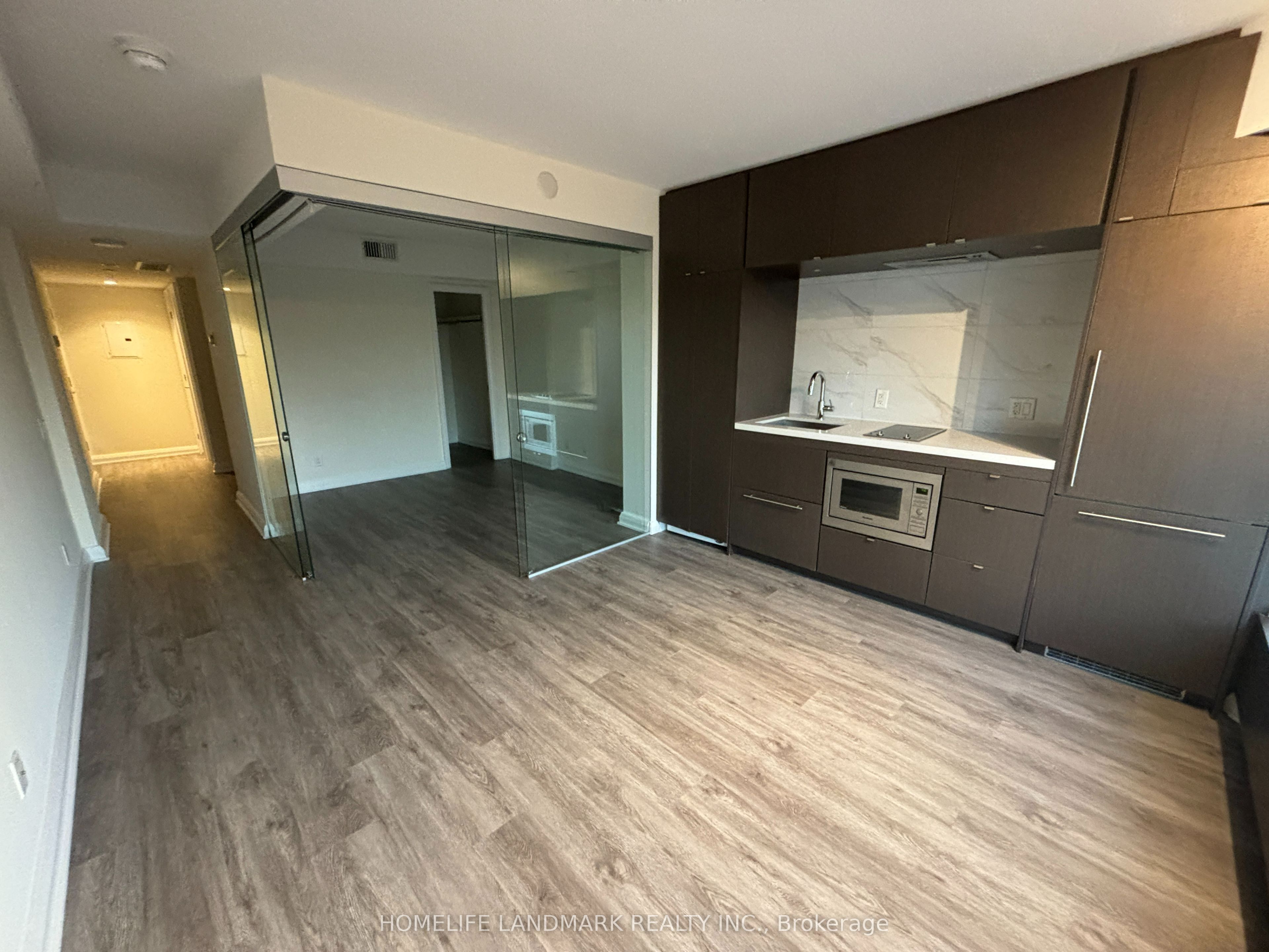 155 Yorkville Avenue 901, Toronto, ON M5R 0B4 photo 2