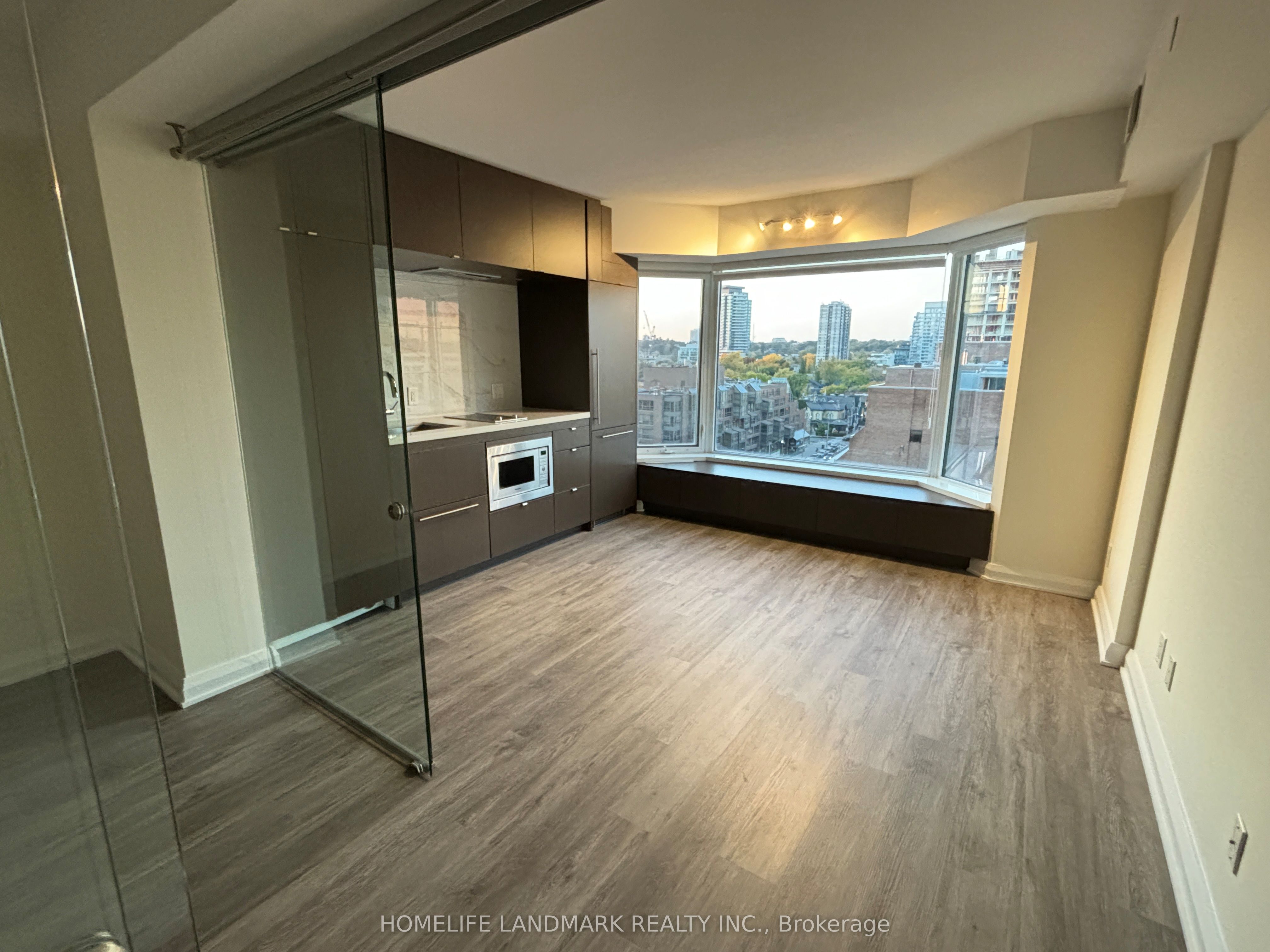 155 Yorkville Avenue 901, Toronto, ON M5R 0B4 photo 3