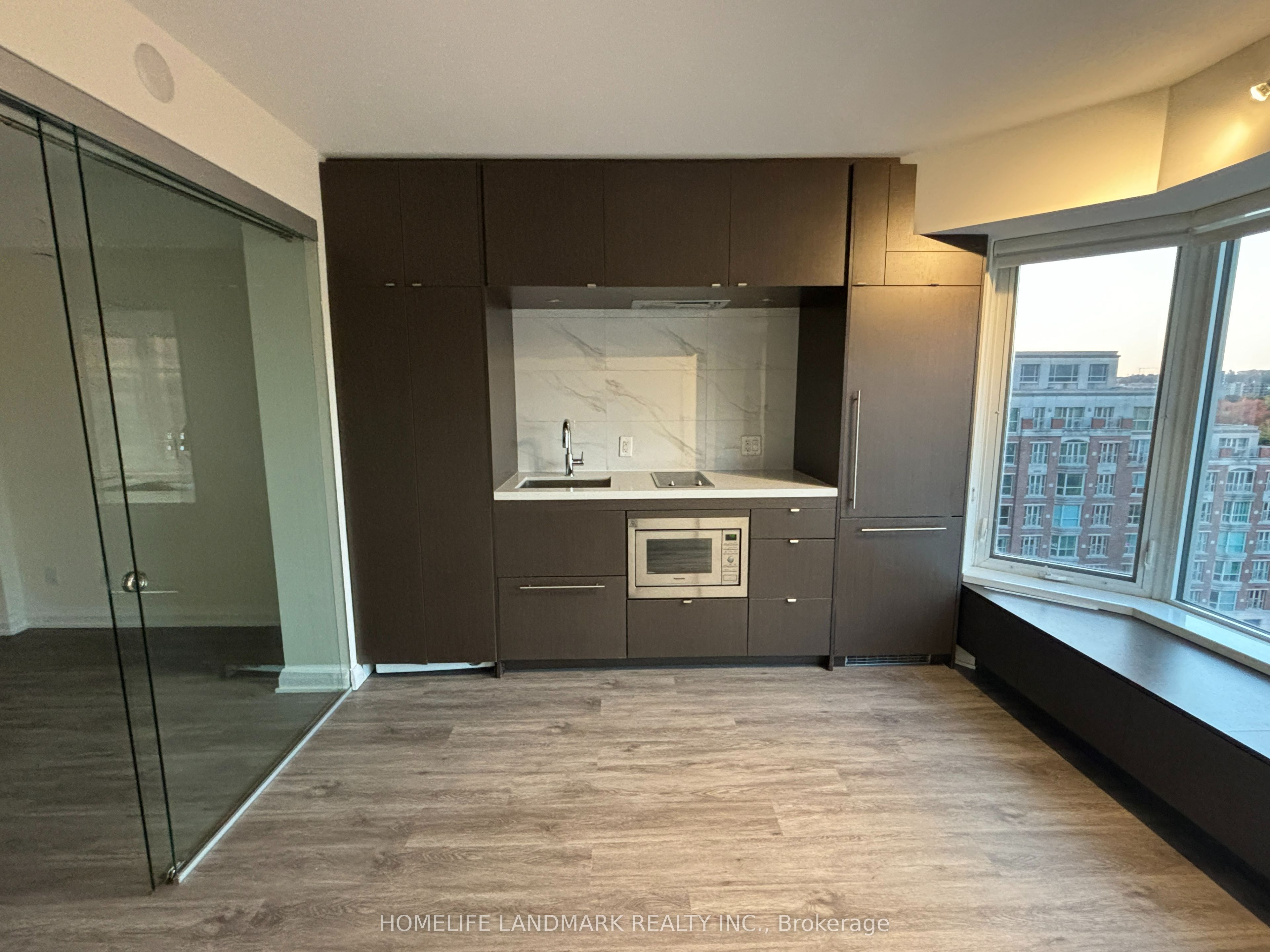 155 Yorkville Avenue 901, Toronto, ON M5R 0B4 photo 4