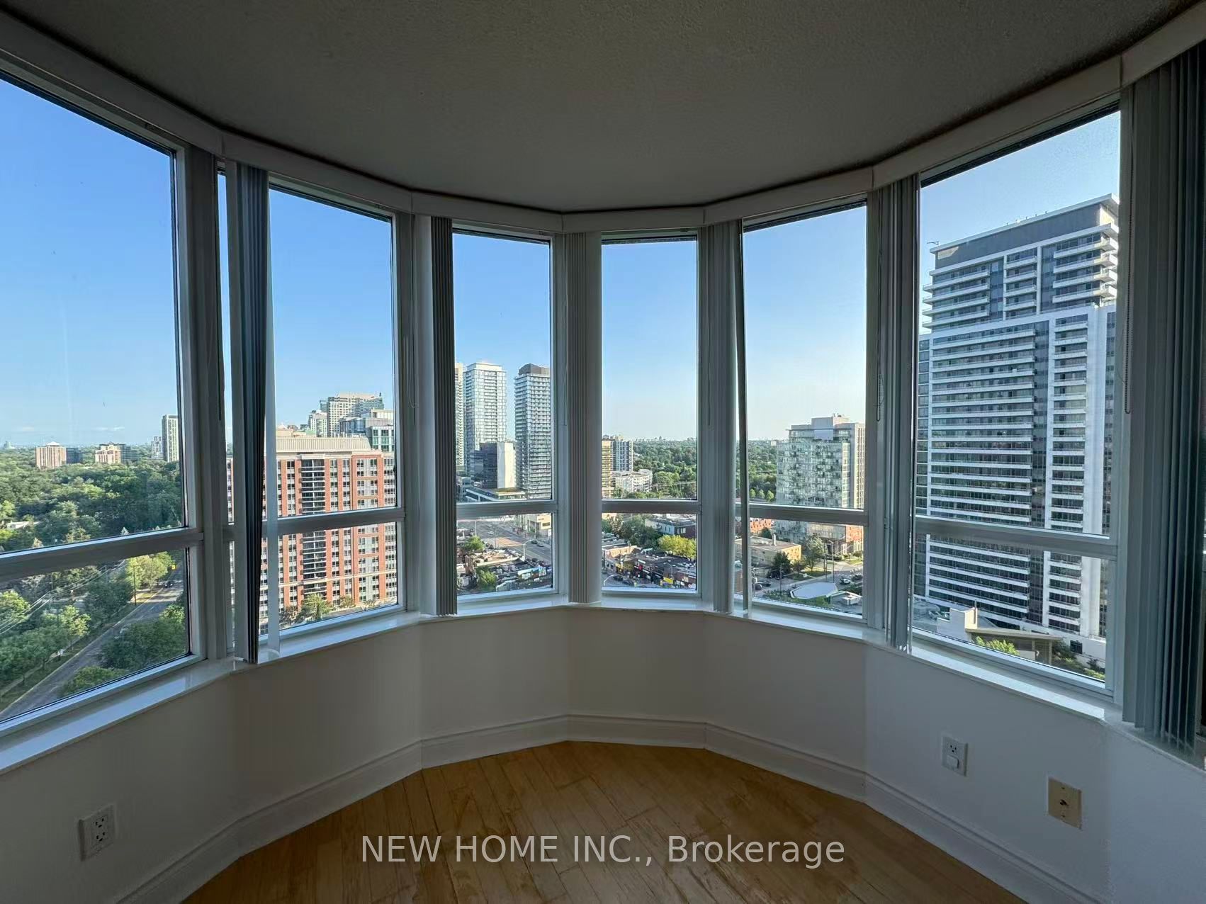 15 Northtown Way 1627, Toronto, ON M2N 7A2 photo 2