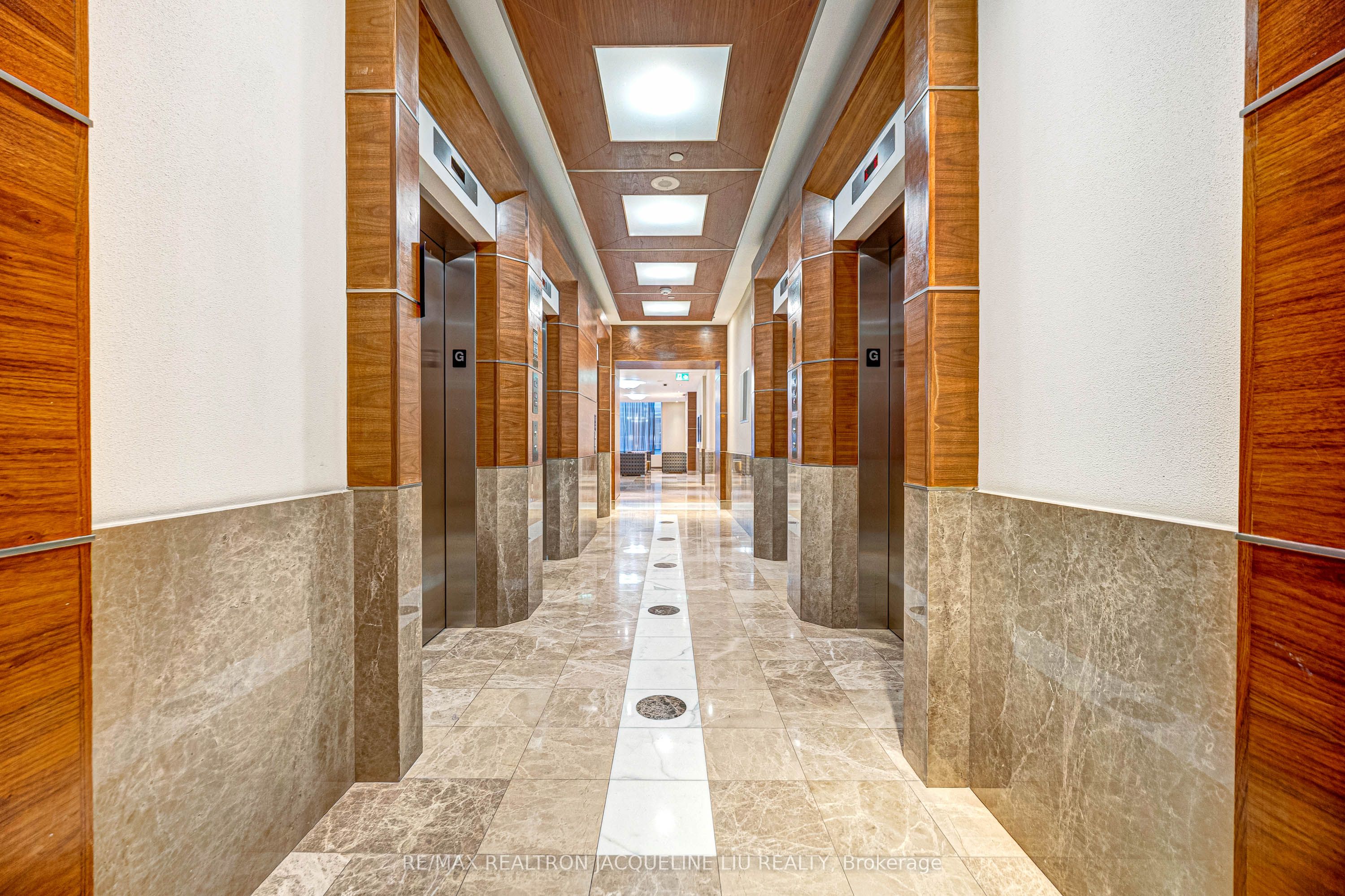 761 Bay Street 3602, Toronto, ON M5G 2R2 photo 3