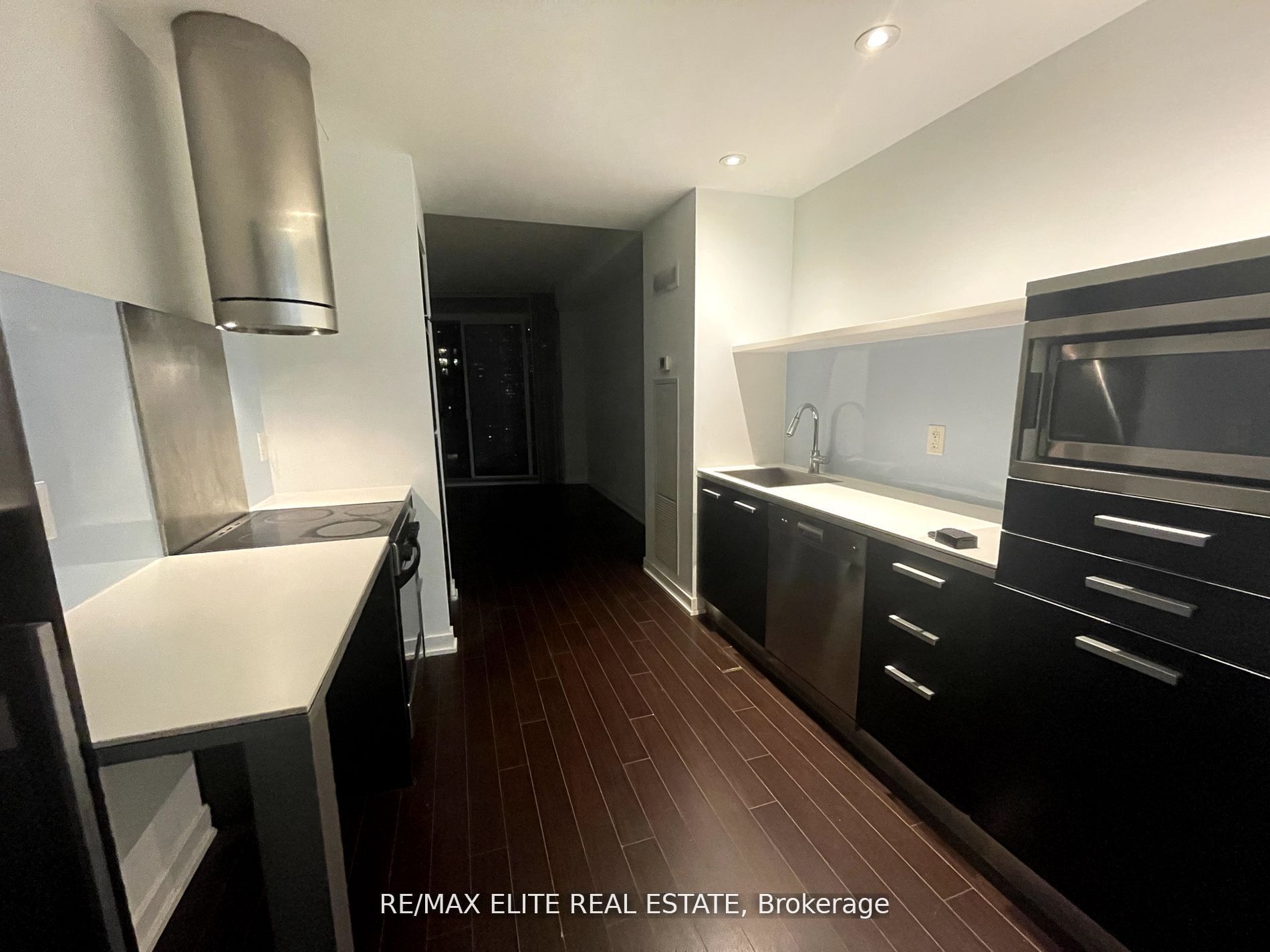38 Dan Leckie Way 2605, Toronto, ON M5V 2V6 photo 2