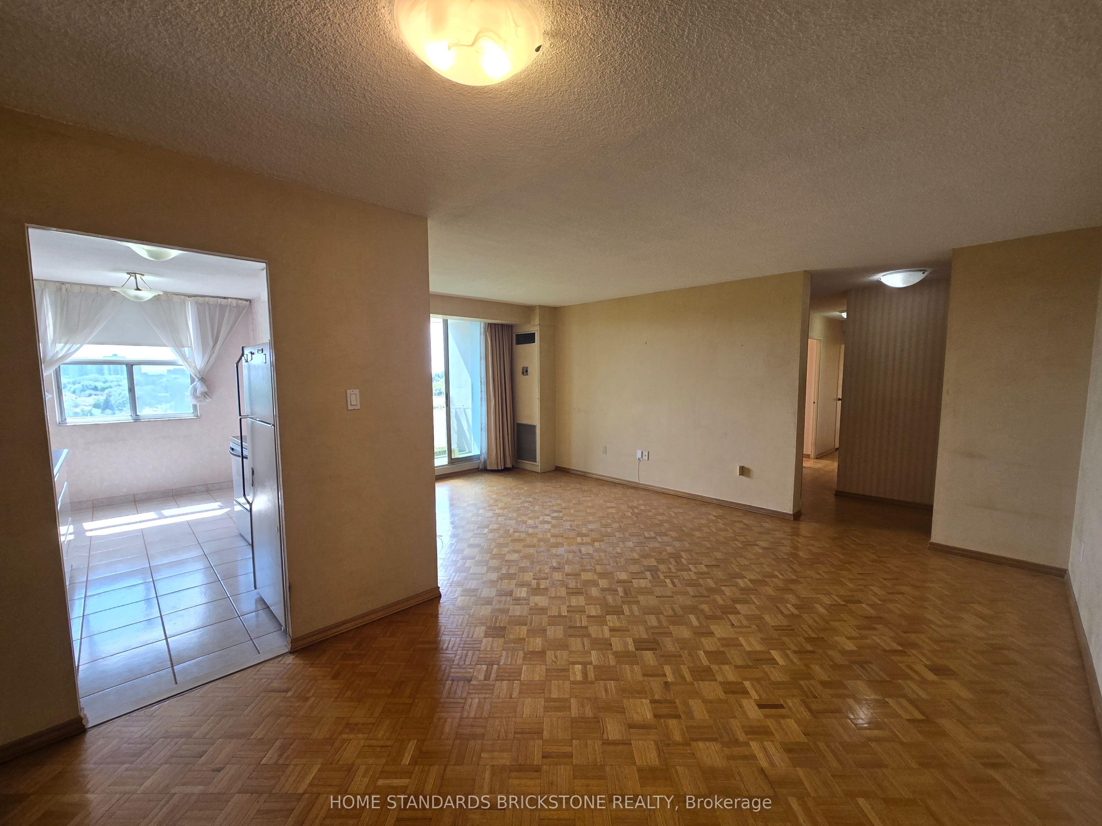 205 Hilda Avenue 802, Toronto, ON M2M 4B1 photo 2