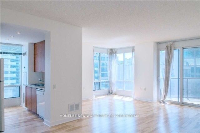 85 Bloor Street E 411, Toronto, ON M4W 3Y1 photo 2