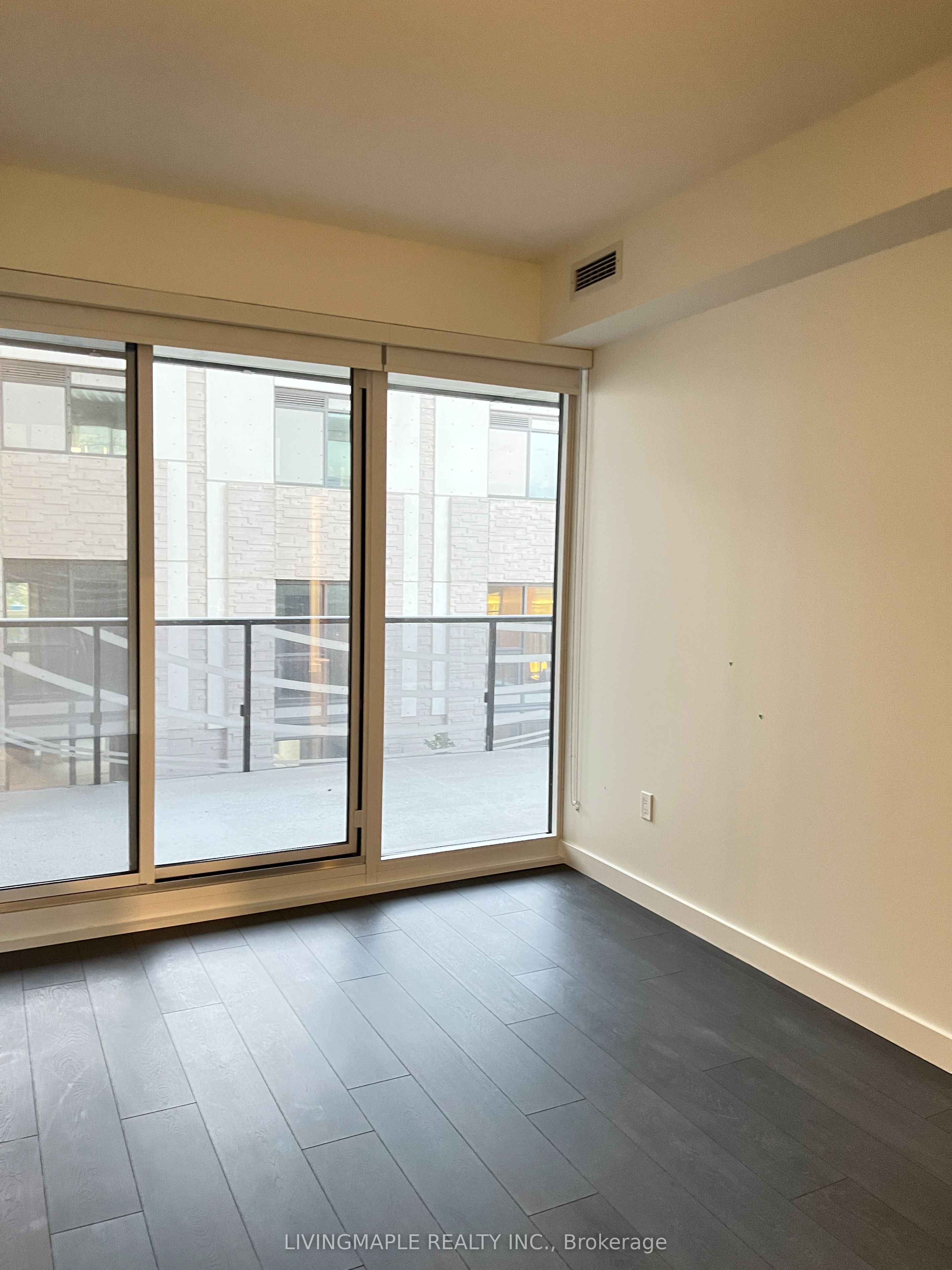 85 Mcmahon Drive 302, Toronto, ON M2K 0H1 photo 3