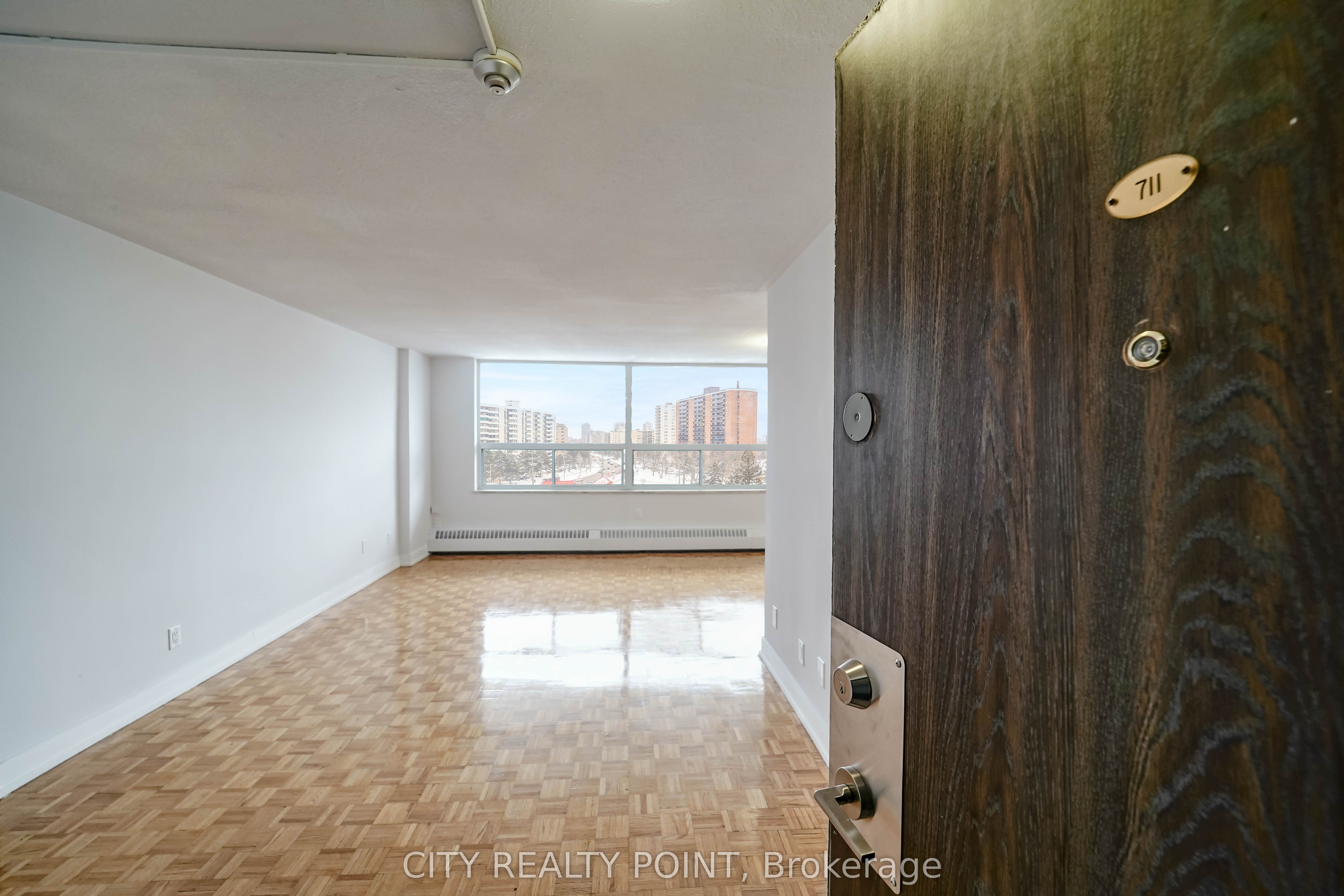 6200 Bathurst Street 410, Toronto, ON M2R 2A3
