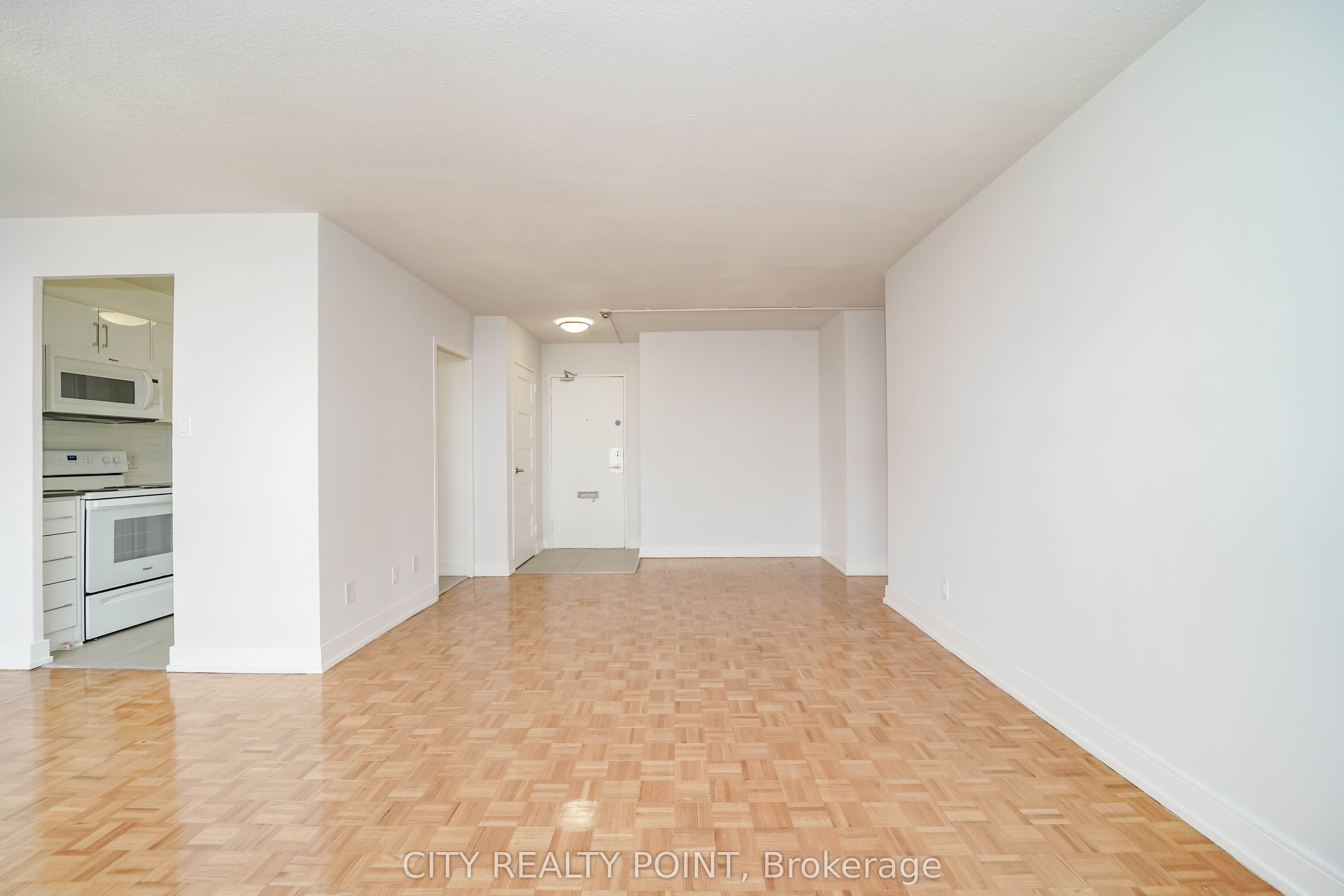 6200 Bathurst Street 410, Toronto, ON M2R 2A3 photo 4
