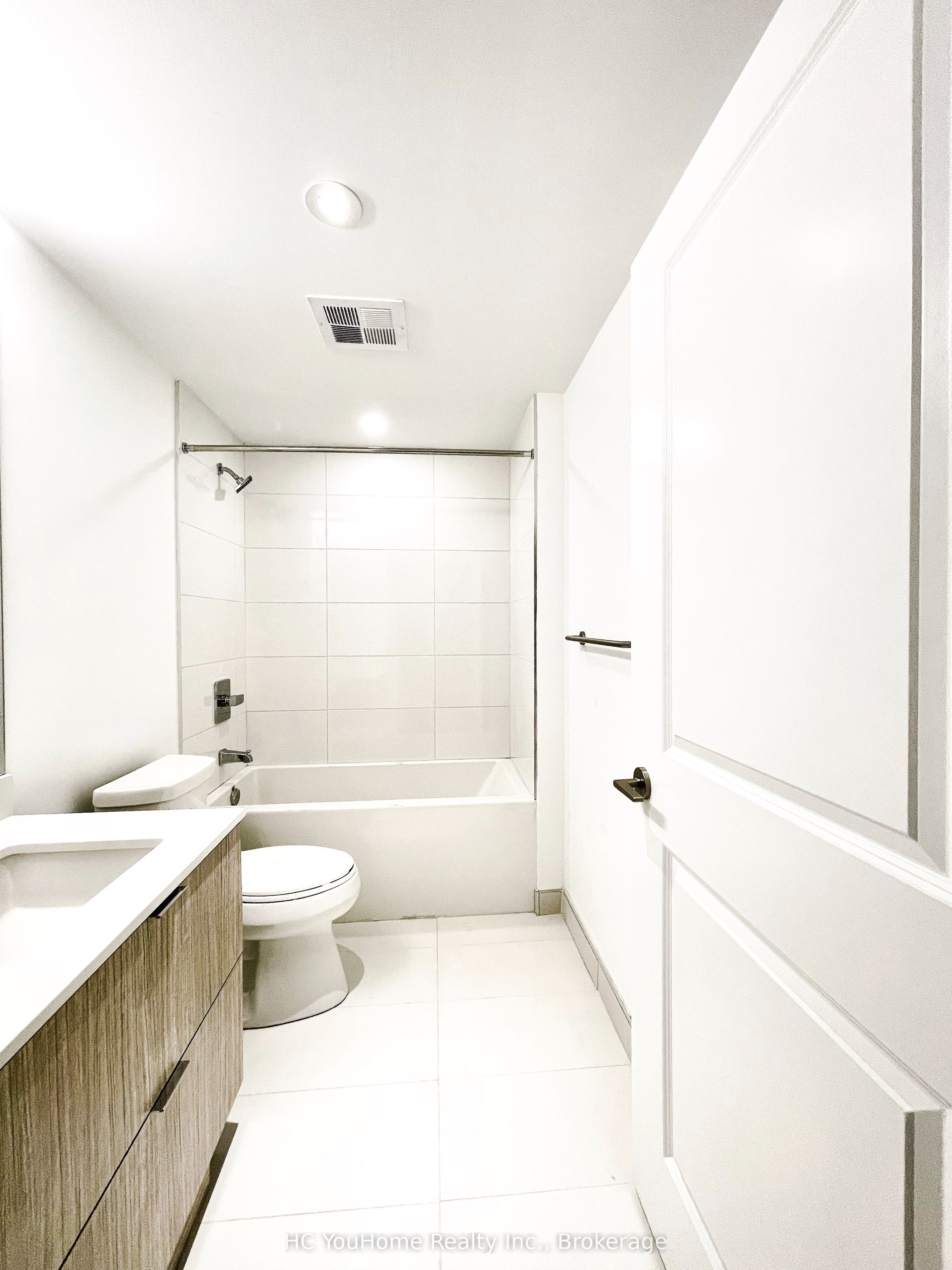 395 Bloor Street E 4101, Toronto, ON M4W 1H7 photo 3