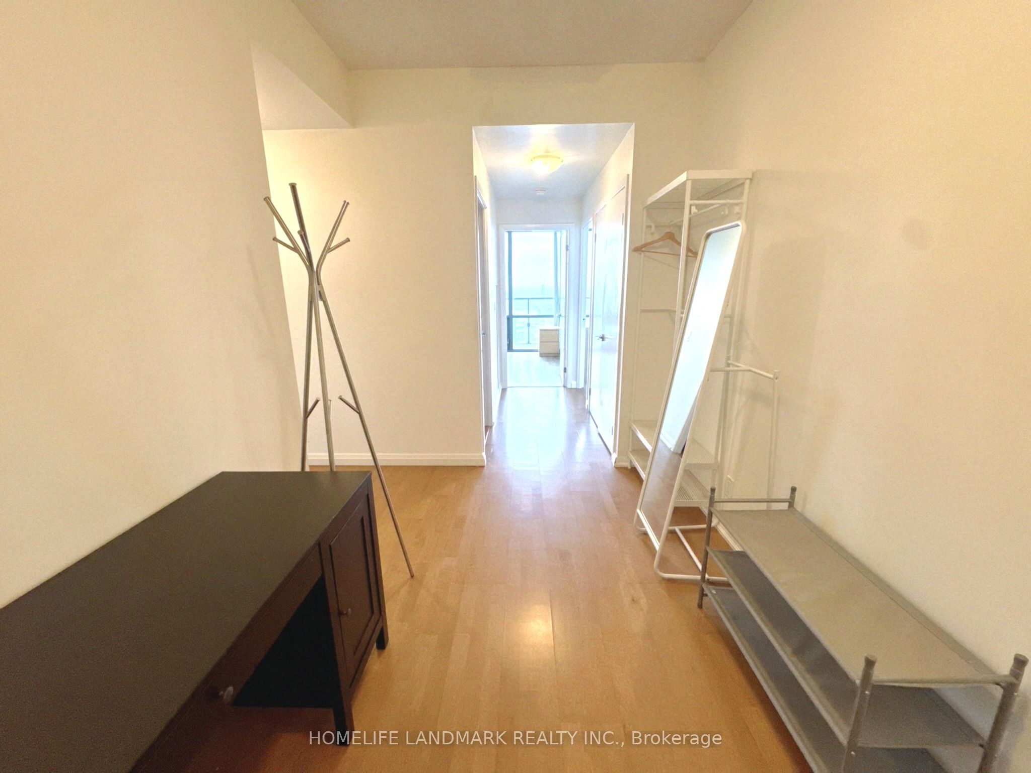 832 Bay Street 3310, Toronto, ON M5S 1Z6 photo 2