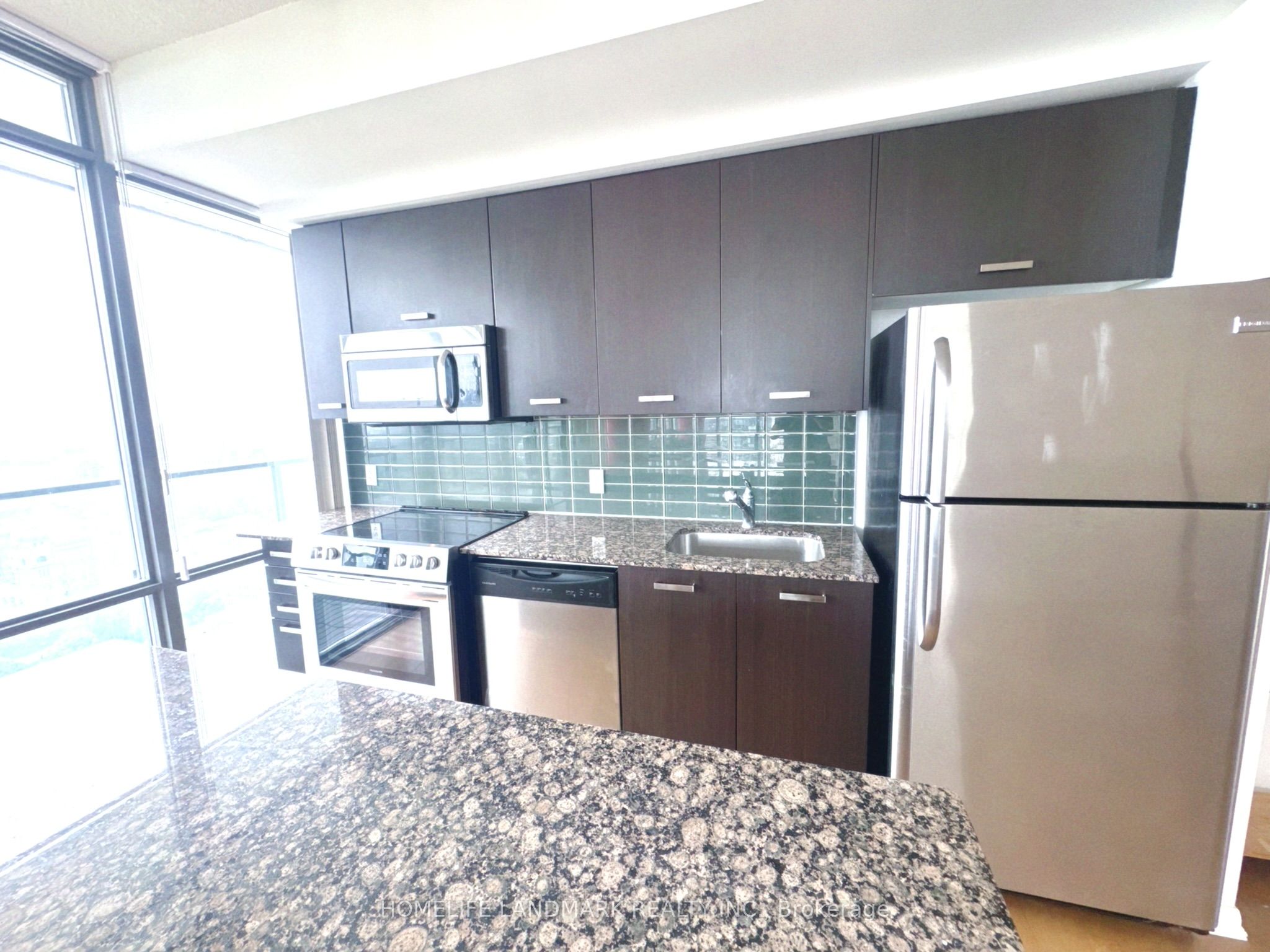 832 Bay Street 3310, Toronto, ON M5S 1Z6 photo 3