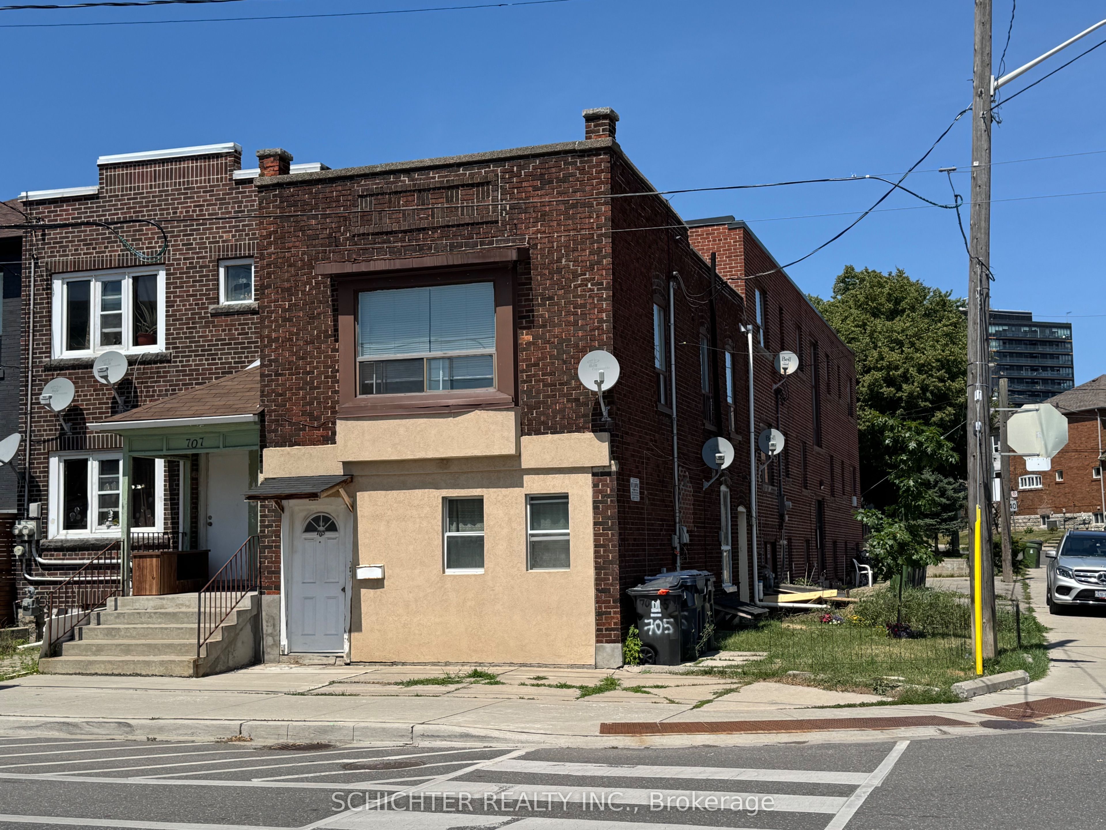 705 Vaughan Road 3, Toronto, ON M6E 2Y8