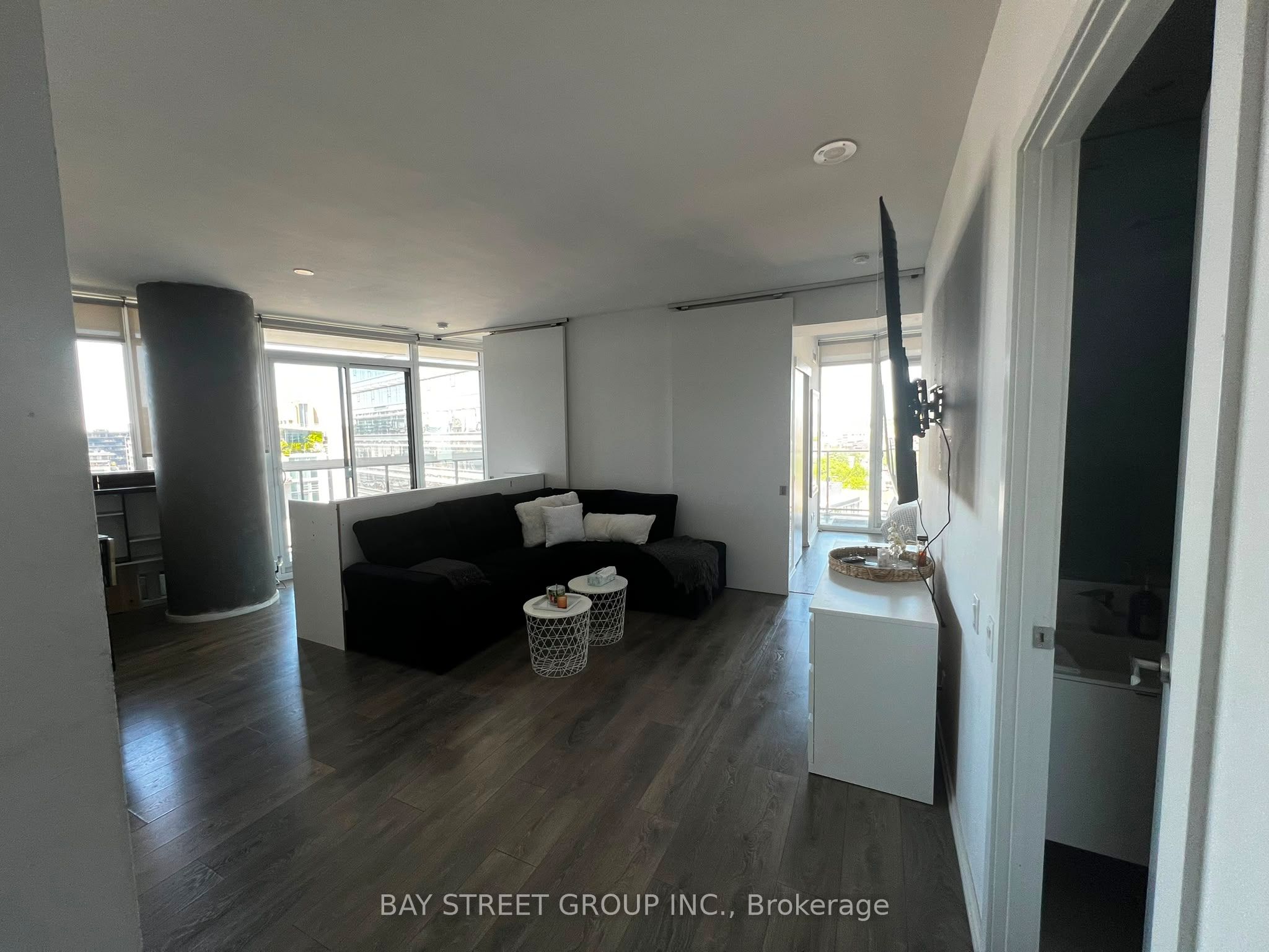 125 Peter Street 1202, Toronto, ON M5V 0M2