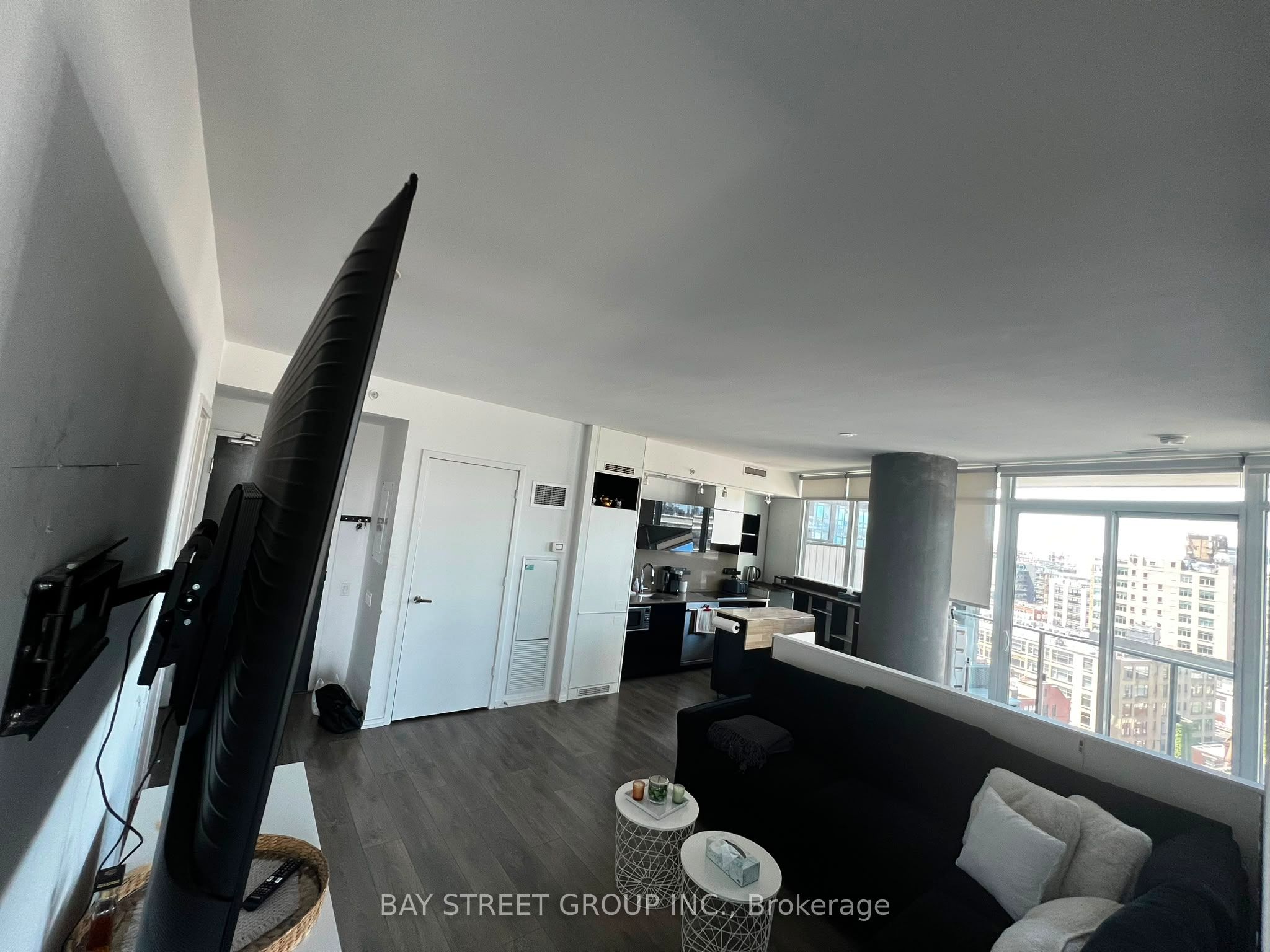 125 Peter Street 1202, Toronto, ON M5V 0M2 photo 3