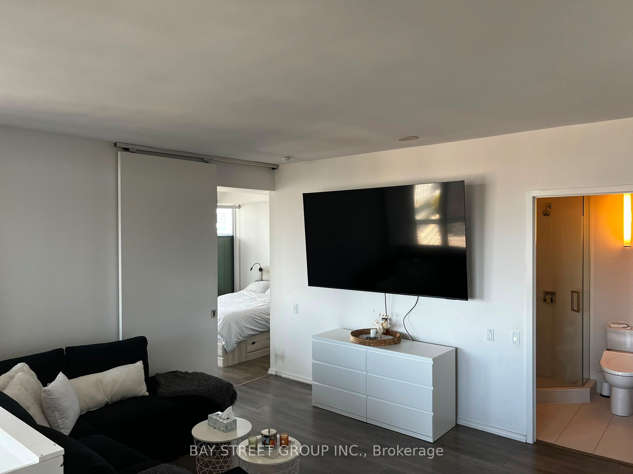 125 Peter Street 1202, Toronto, ON M5V 0M2 photo 5