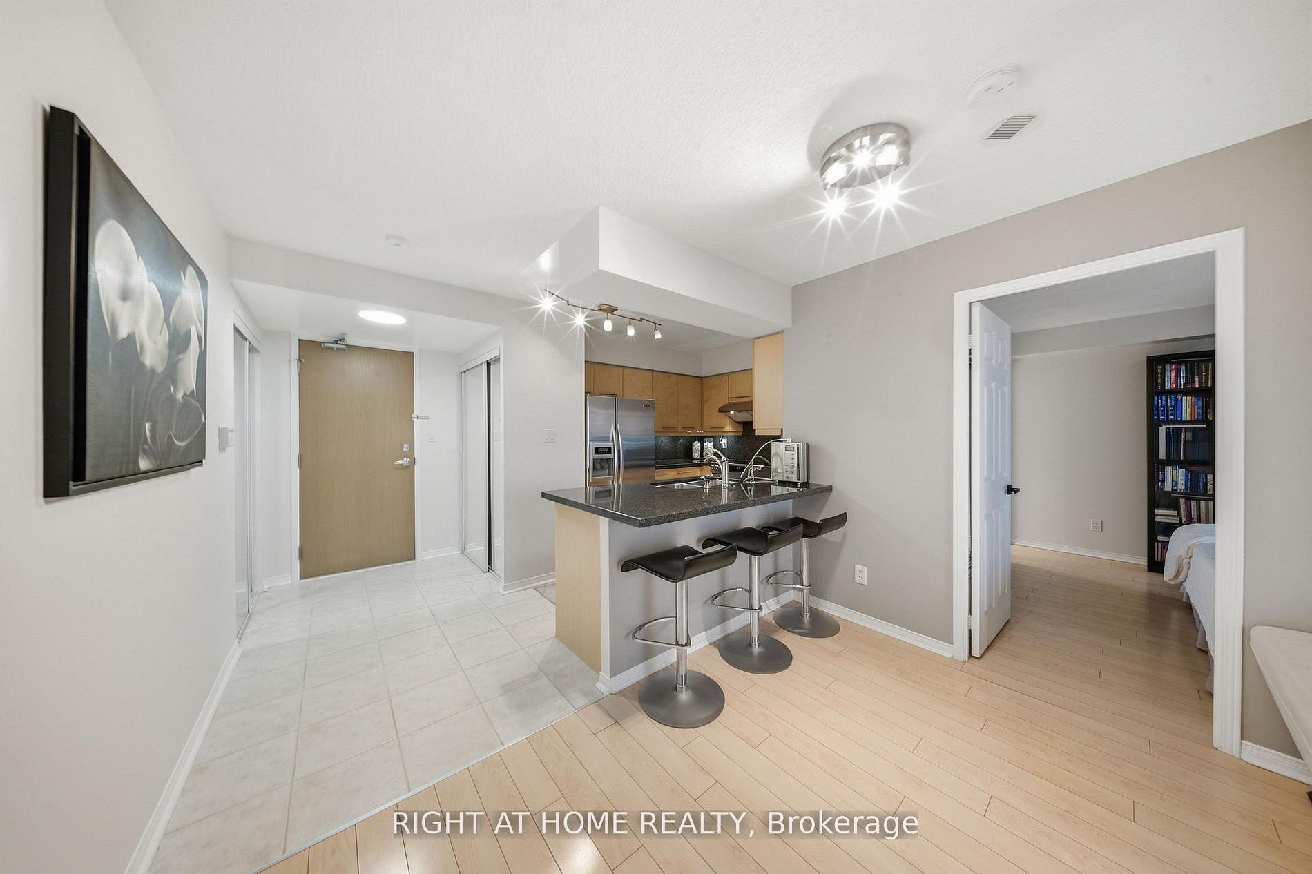 233 Beecroft Road 1915, Toronto, ON M2N 6Z9 photo 2