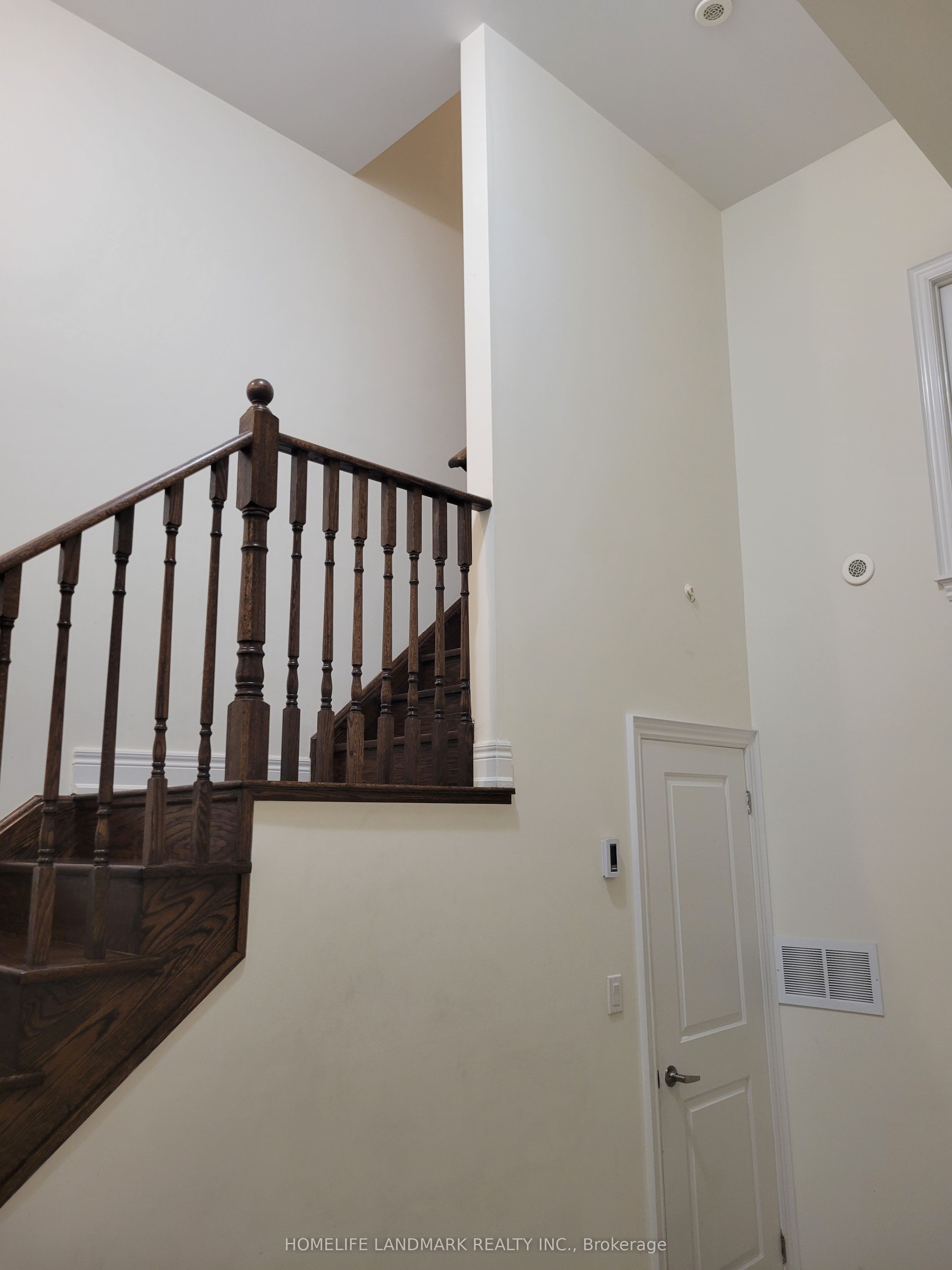 50 Hargrave Lane 4, Toronto, ON M4N 0A4 photo 5