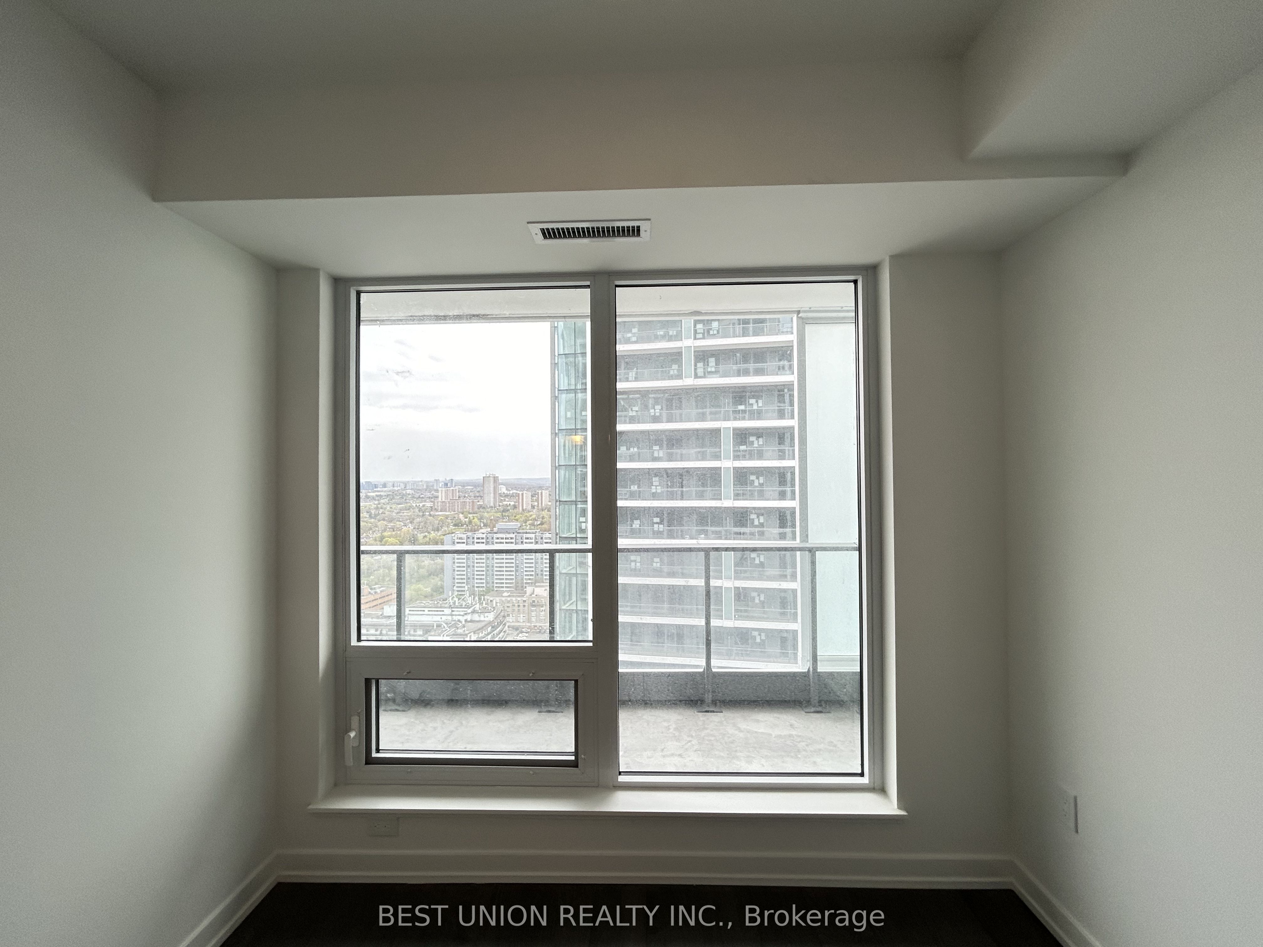 8 OLYMPIC GARDEN Drive S2801, Toronto, ON M2M 0B9 photo 5