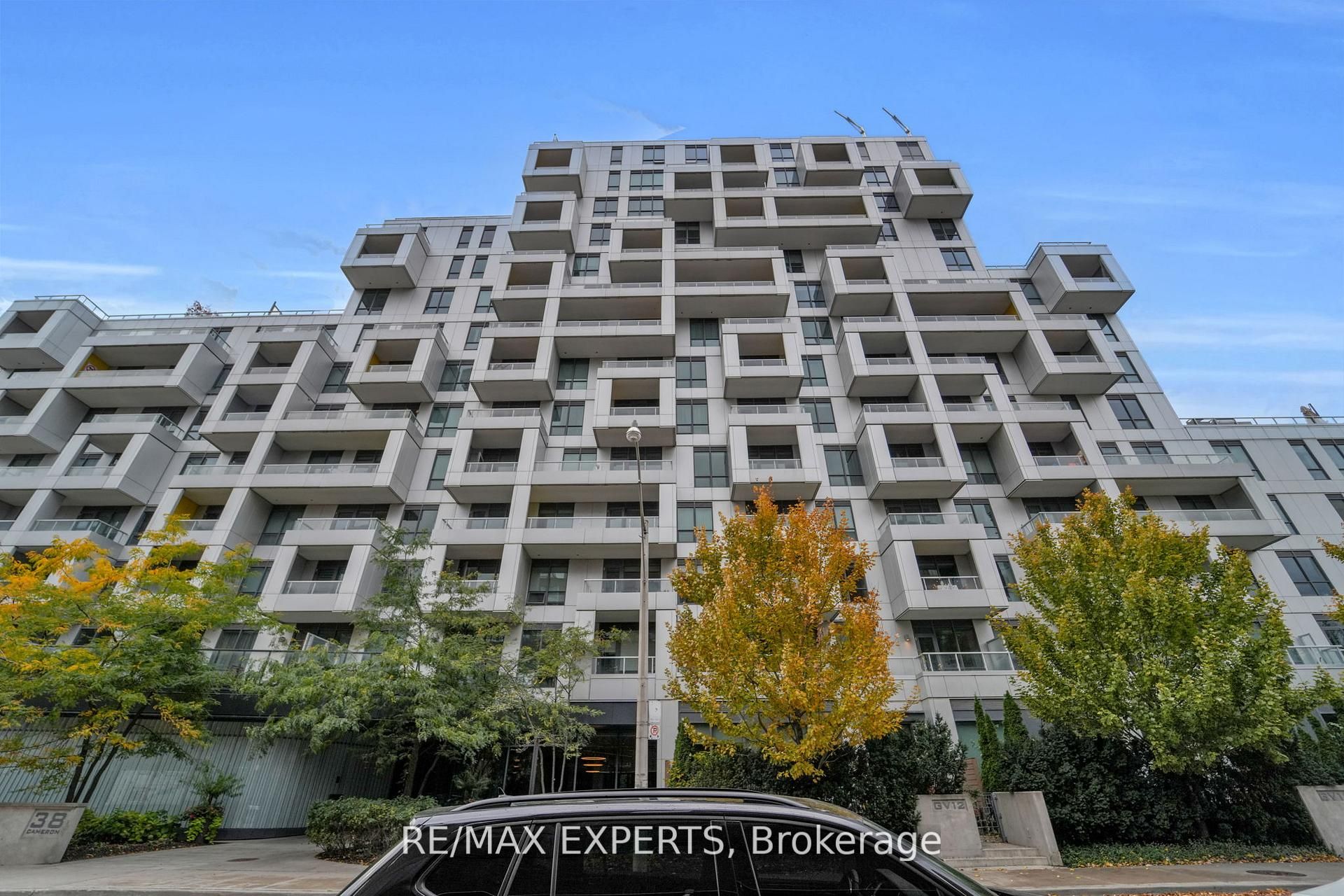 38 Cameron Street 605, Toronto, ON M5T 0C3 photo 2