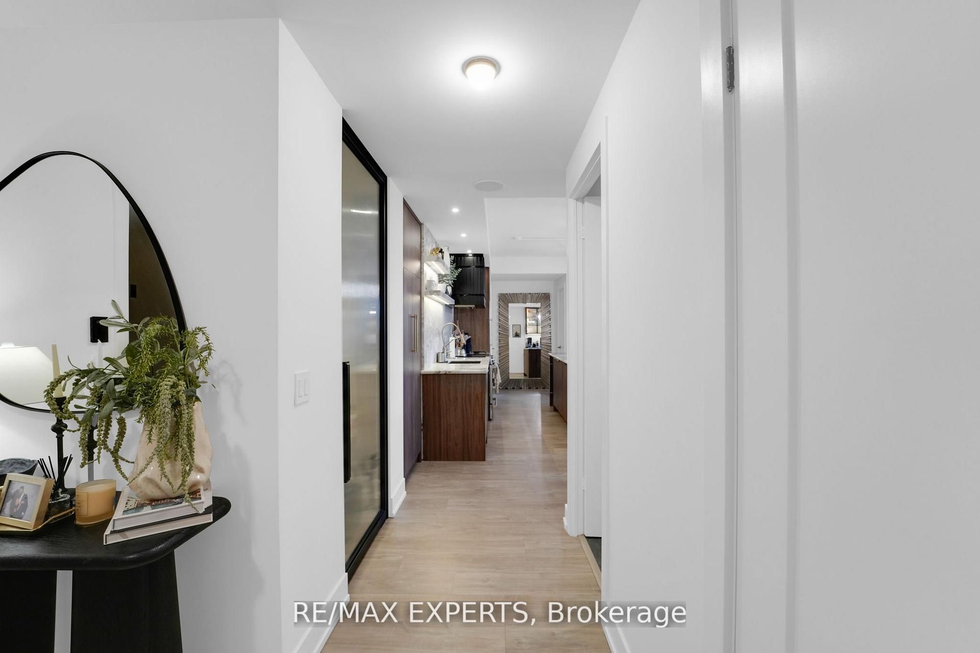 38 Cameron Street 605, Toronto, ON M5T 0C3 photo 5