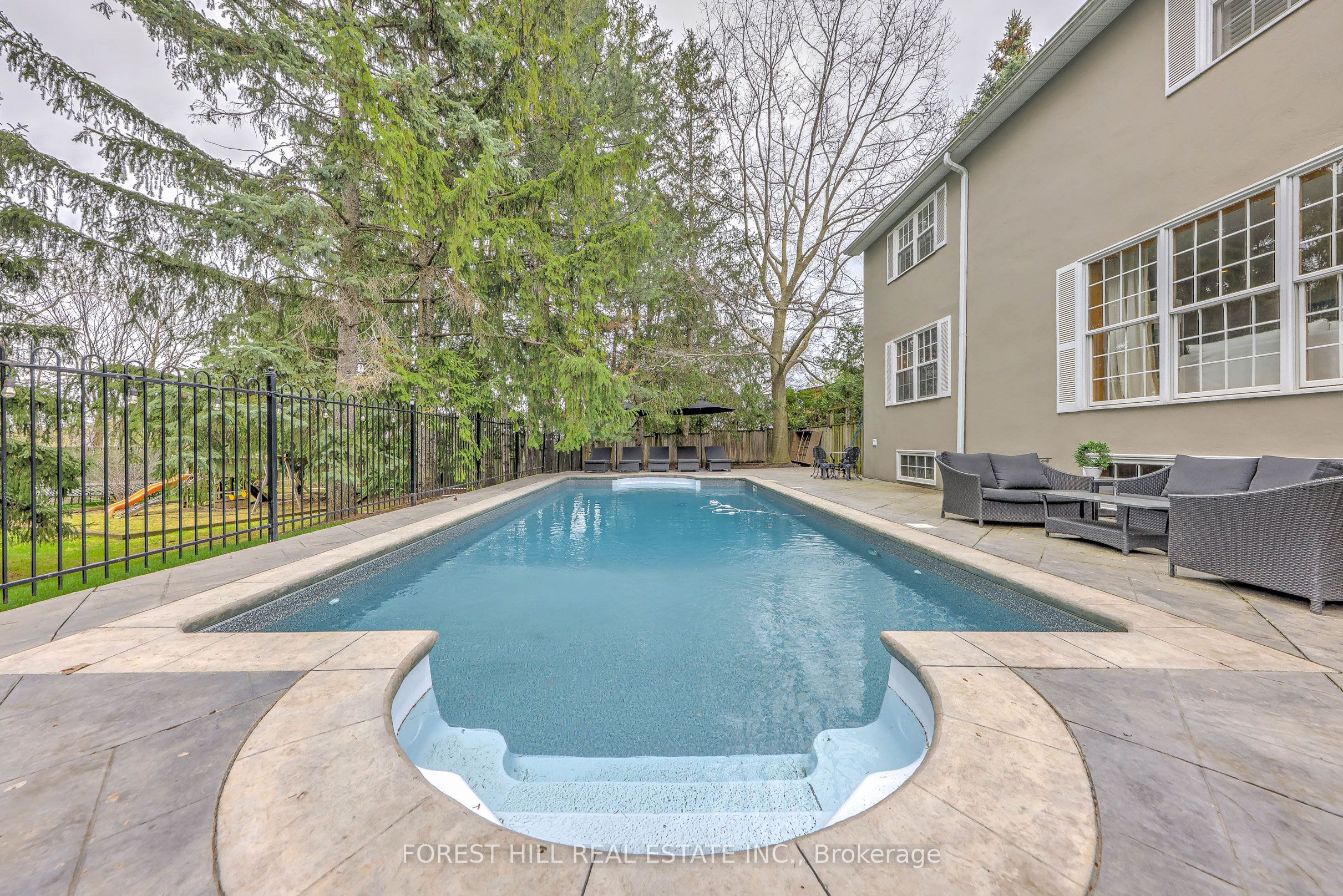 48 Grangemill Crescent, Toronto, ON M3B 2J2 photo 5