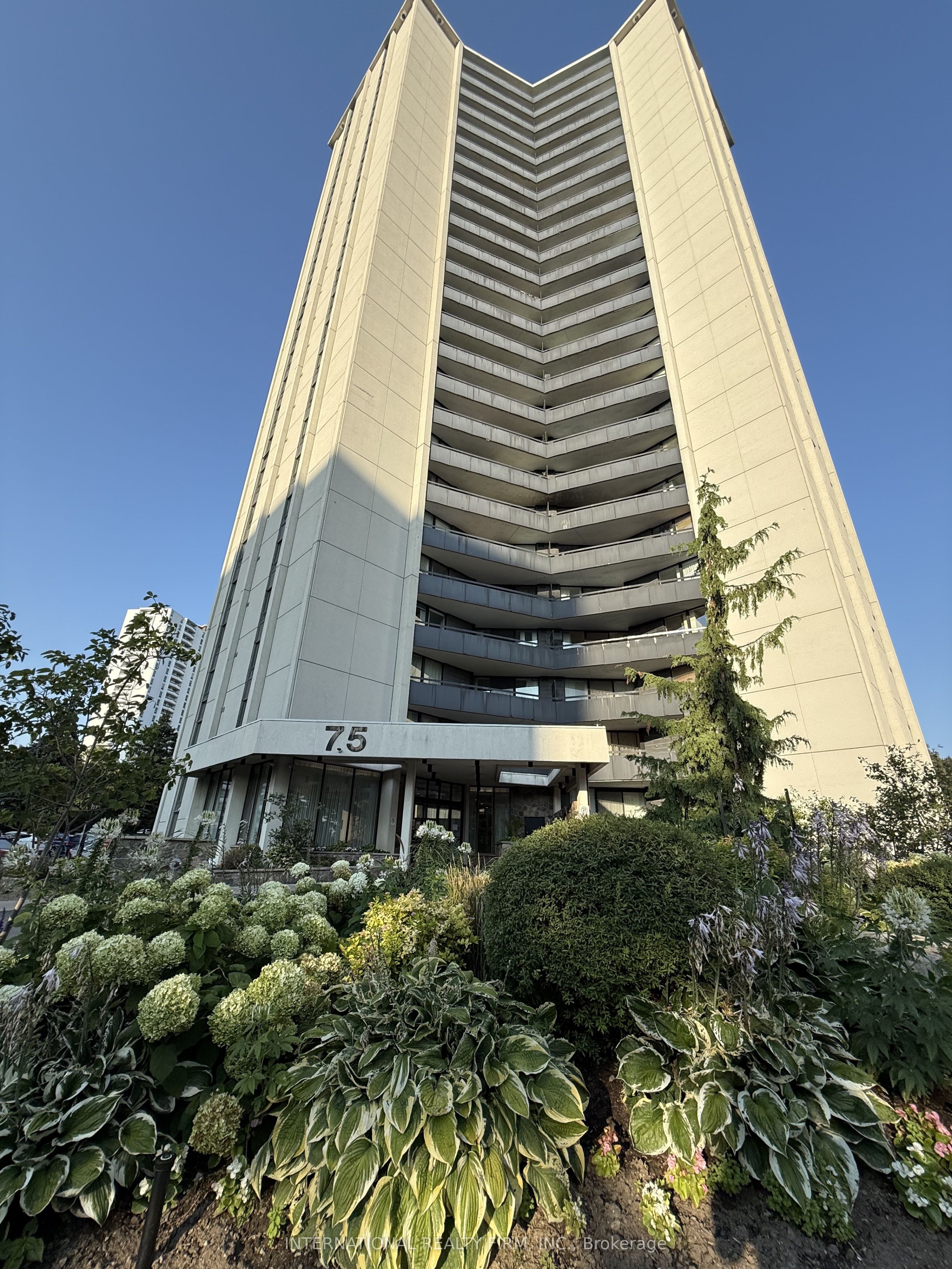 75 Graydon Hall Drive PH03, Toronto, ON M3A 3M5