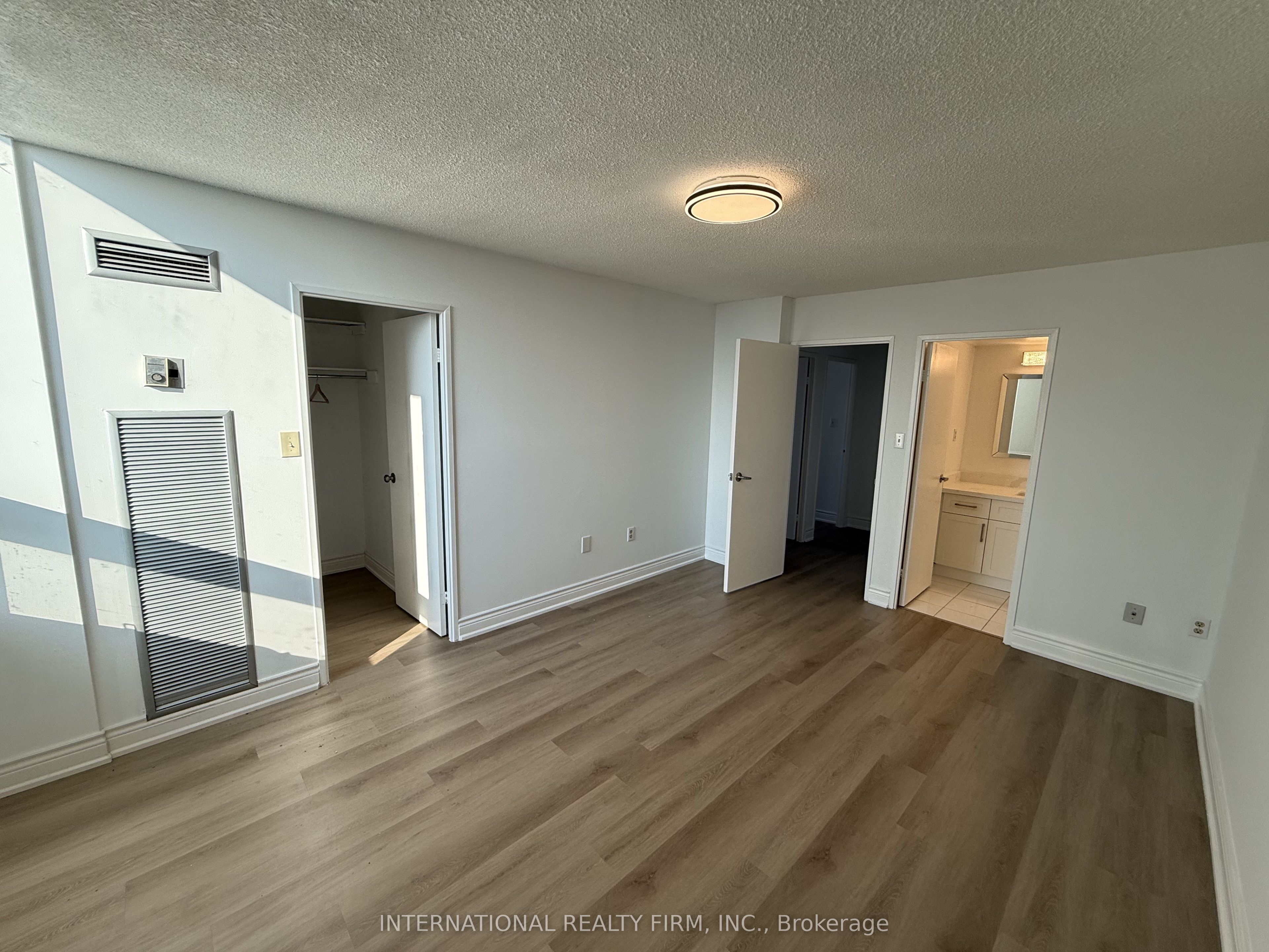 75 Graydon Hall Drive PH03, Toronto, ON M3A 3M5 photo 3