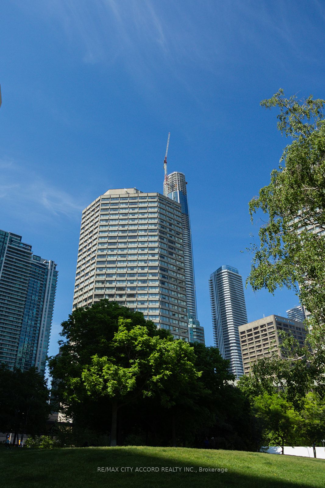 33 Harbour Square 2018, Toronto, ON M5J 2G2 photo 3
