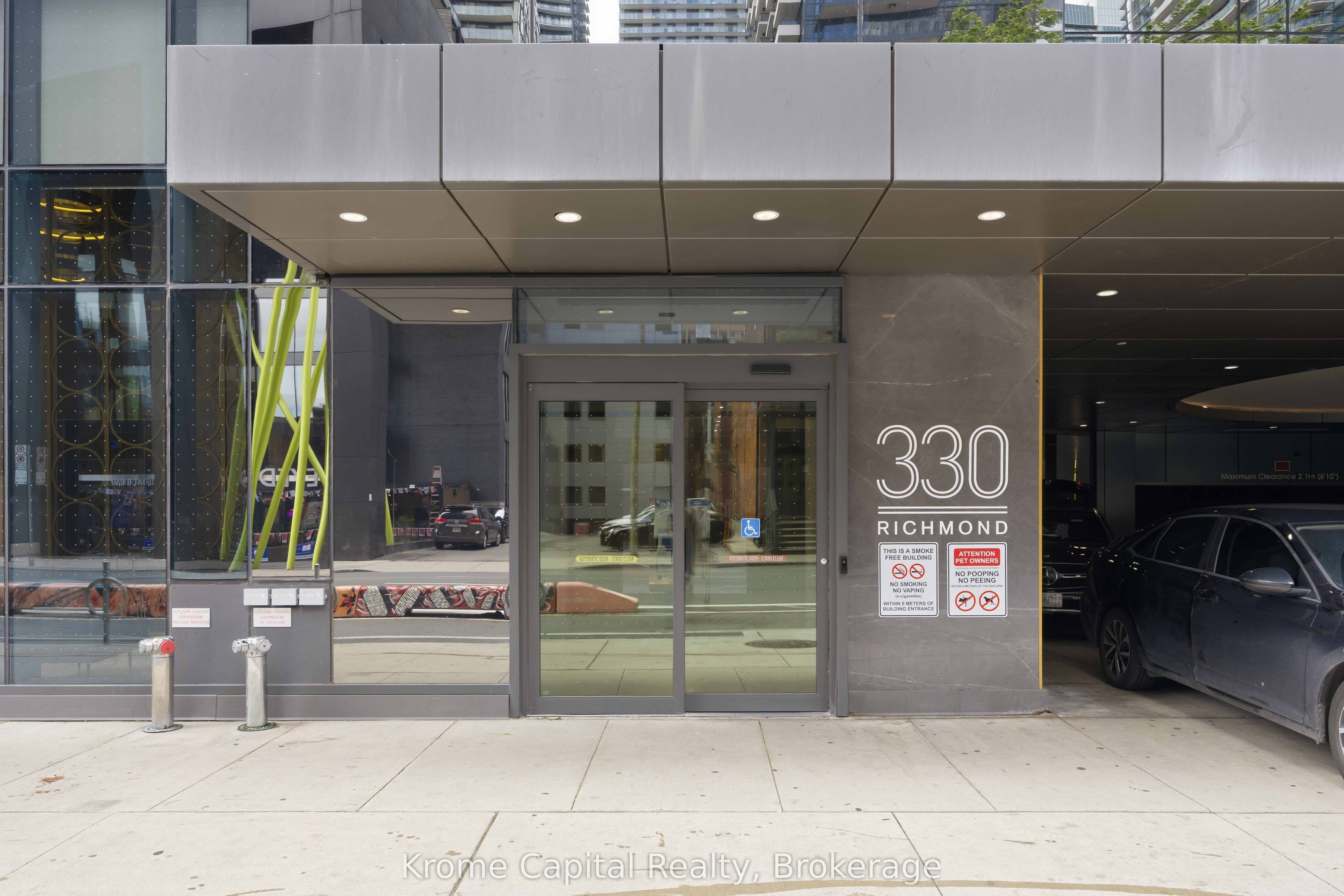 330 Richmond Street W 2615, Toronto, ON M5V 0M4 photo 2