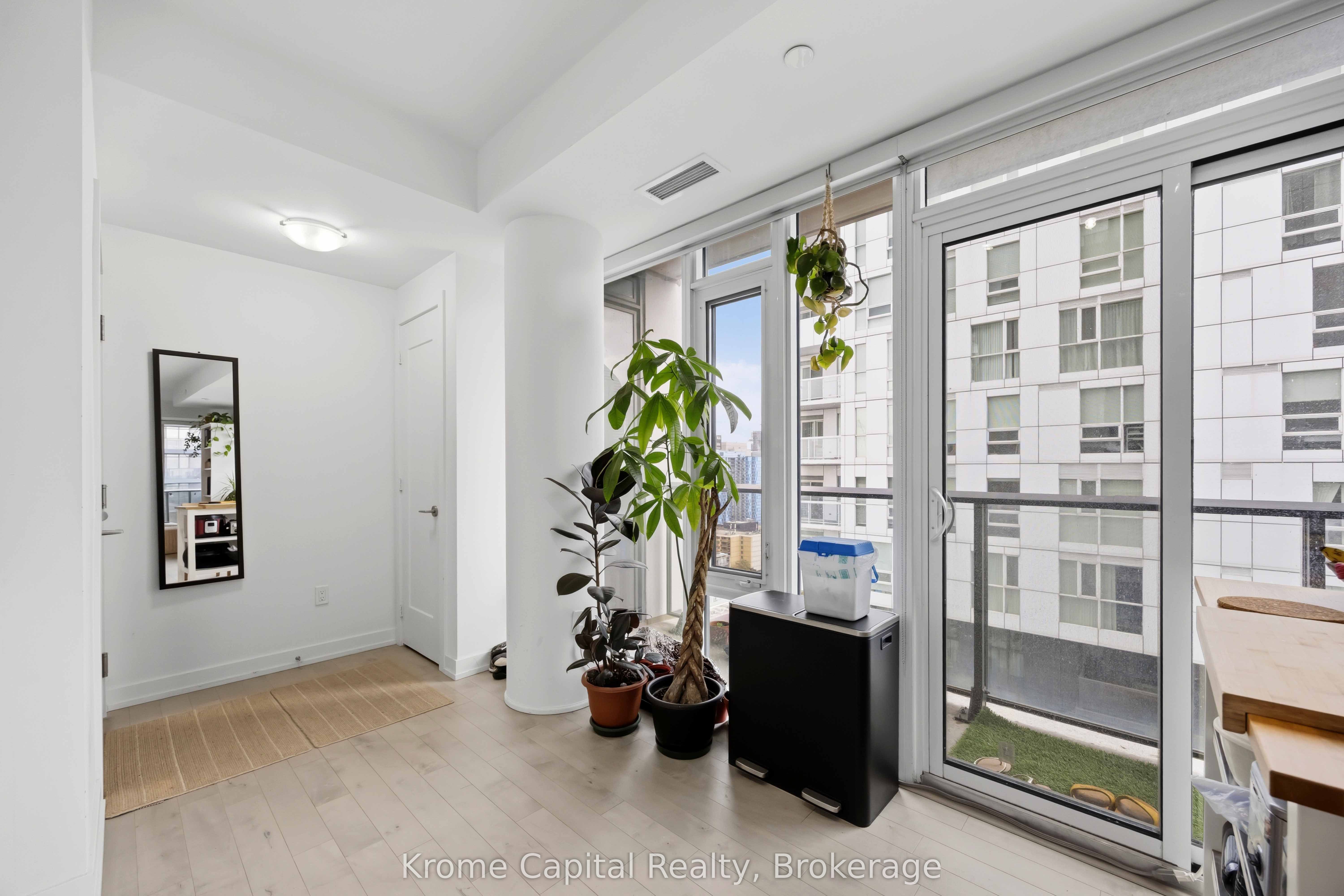 330 Richmond Street W 2615, Toronto, ON M5V 0M4 photo 4