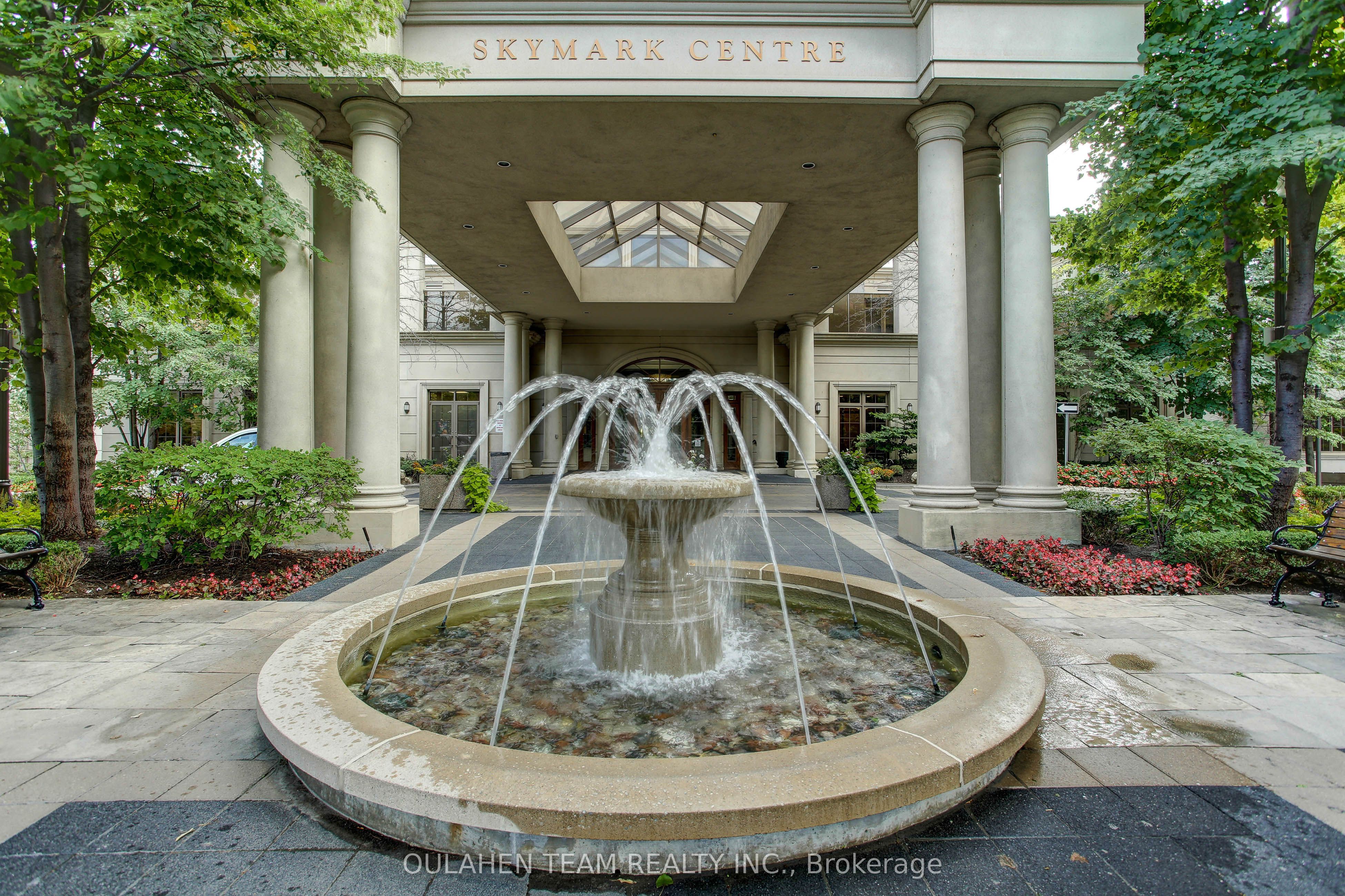 80 Harrison Garden Boulevard 219, Toronto, ON M2N 7E3 photo 3
