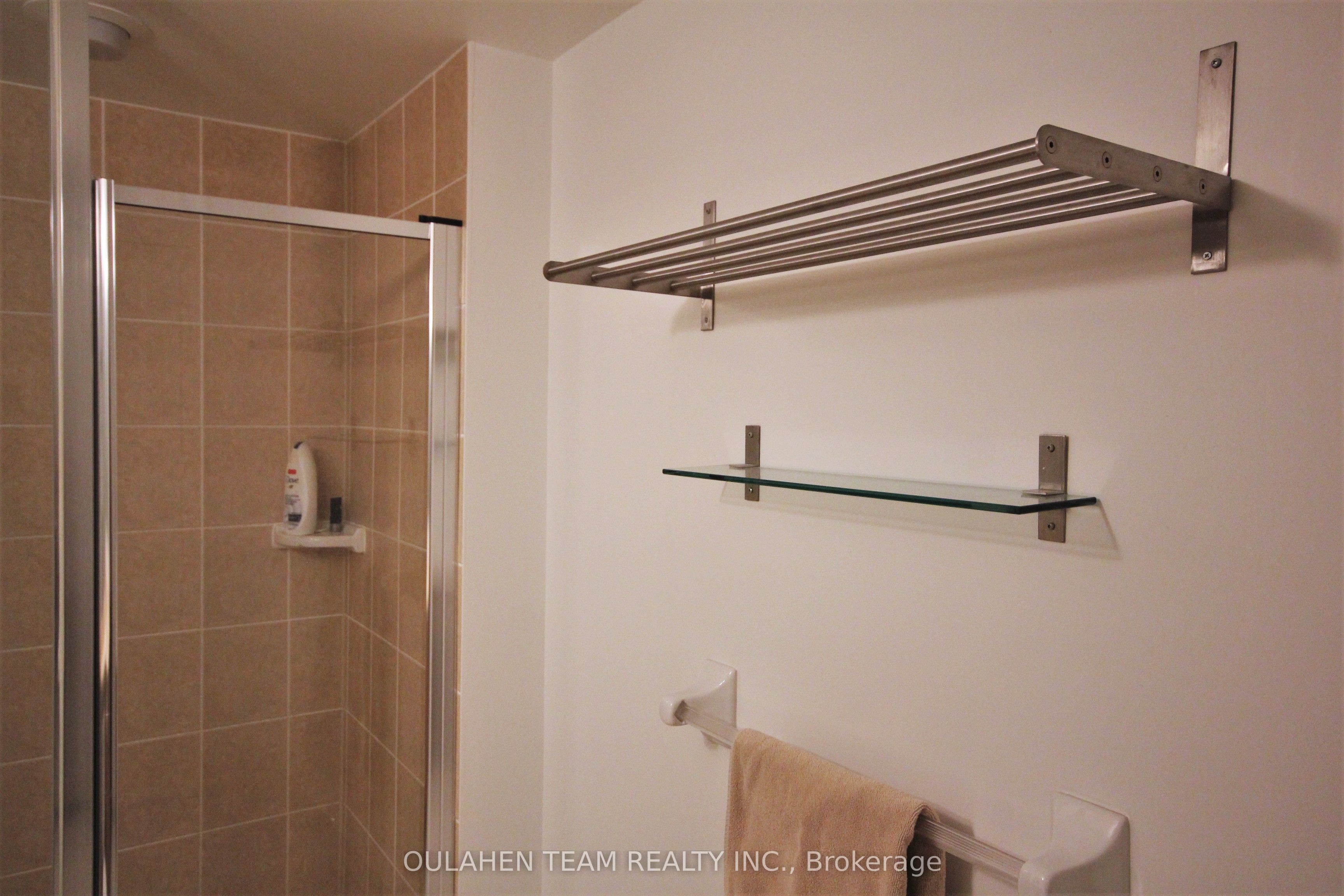 80 Harrison Garden Boulevard 219, Toronto, ON M2N 7E3 photo 4