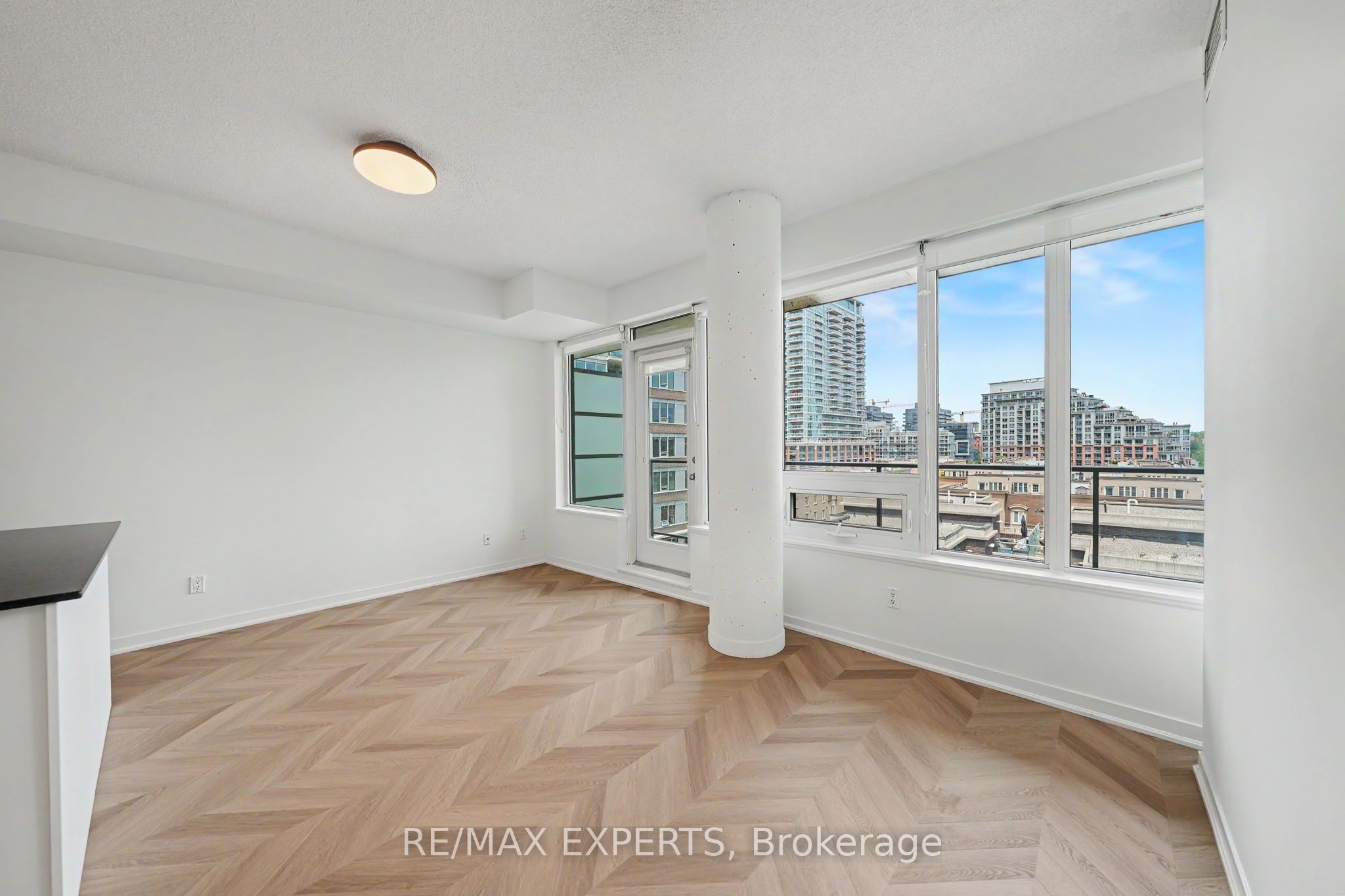55 East Liberty Street 715, Toronto, ON M6K 3P9 photo 2