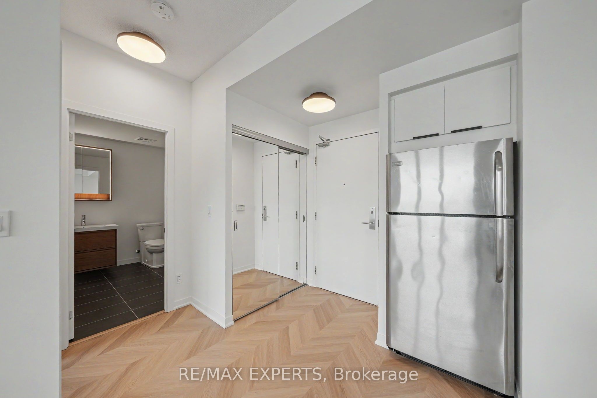55 East Liberty Street 715, Toronto, ON M6K 3P9 photo 4