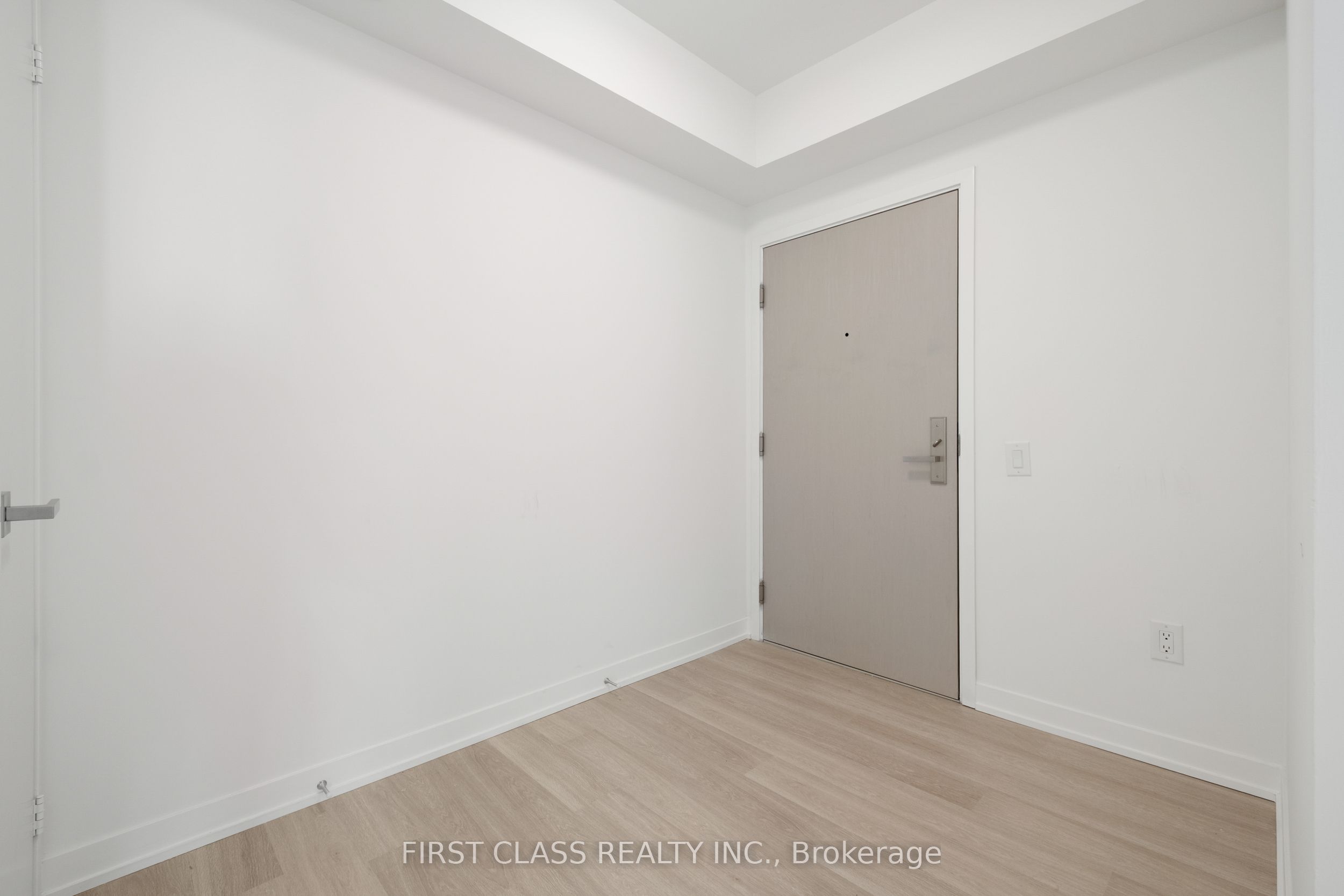 500 Wilson Avenue 922, Toronto, ON M3H 5Y9 photo 4