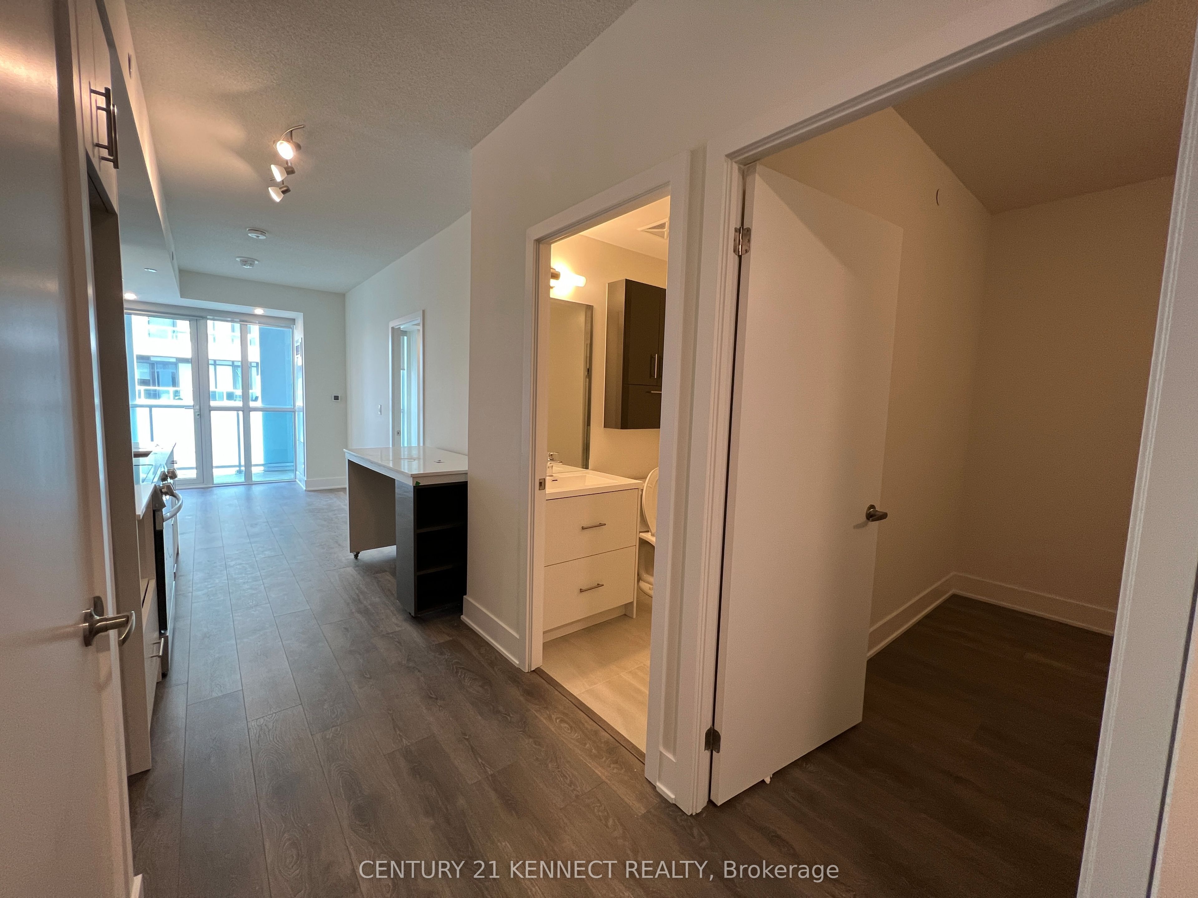 188 Fairview Mall Drive 1516, Toronto, ON M2J 4T1 photo 3