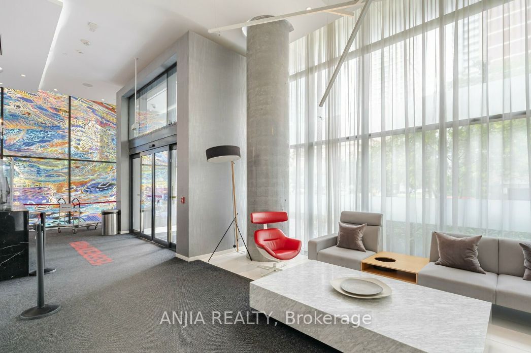 185 Roehampton Avenue 312, Toronto, ON M4P 0C6 photo 4