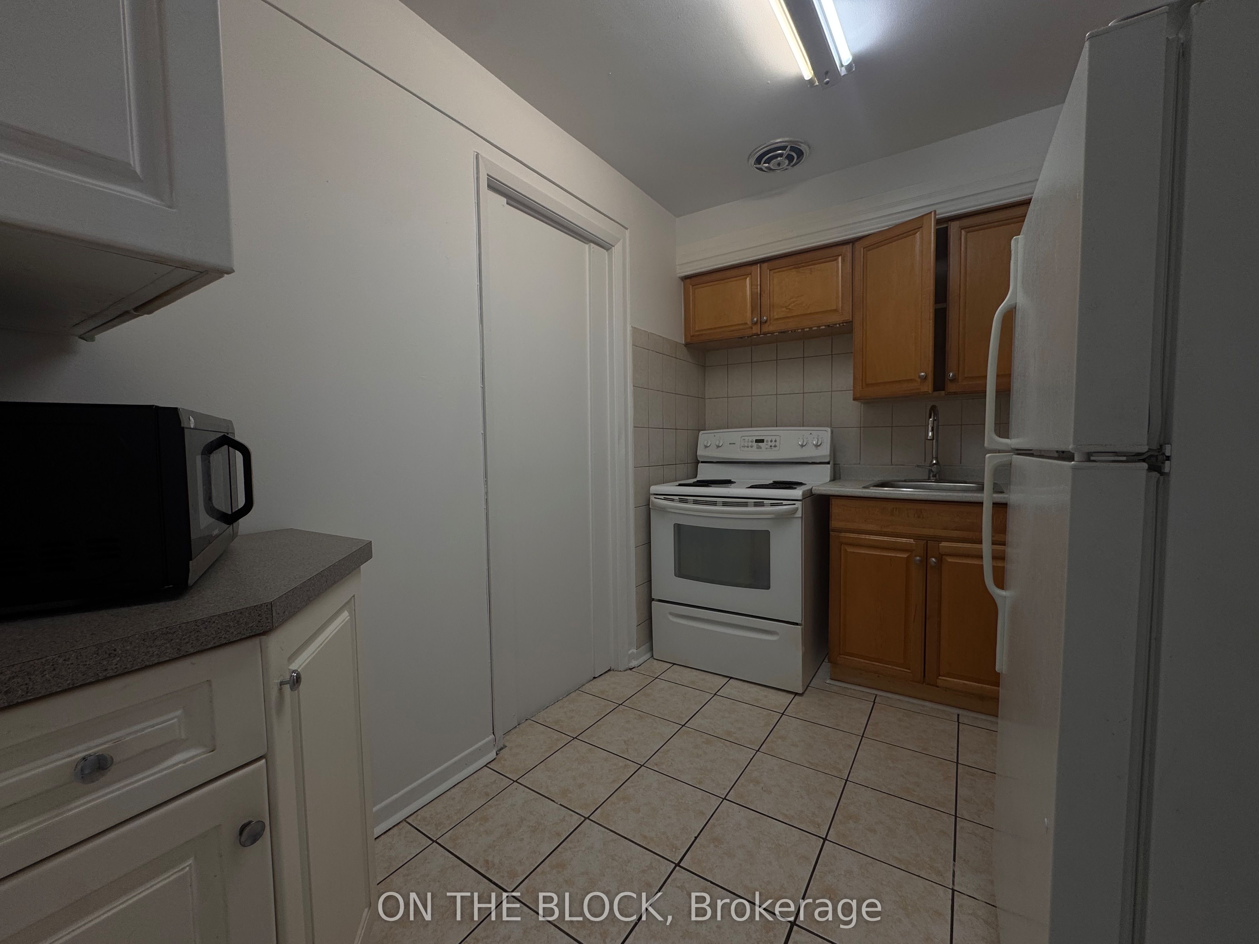33 Harrington Crescent, Toronto, ON M2M 2Y6