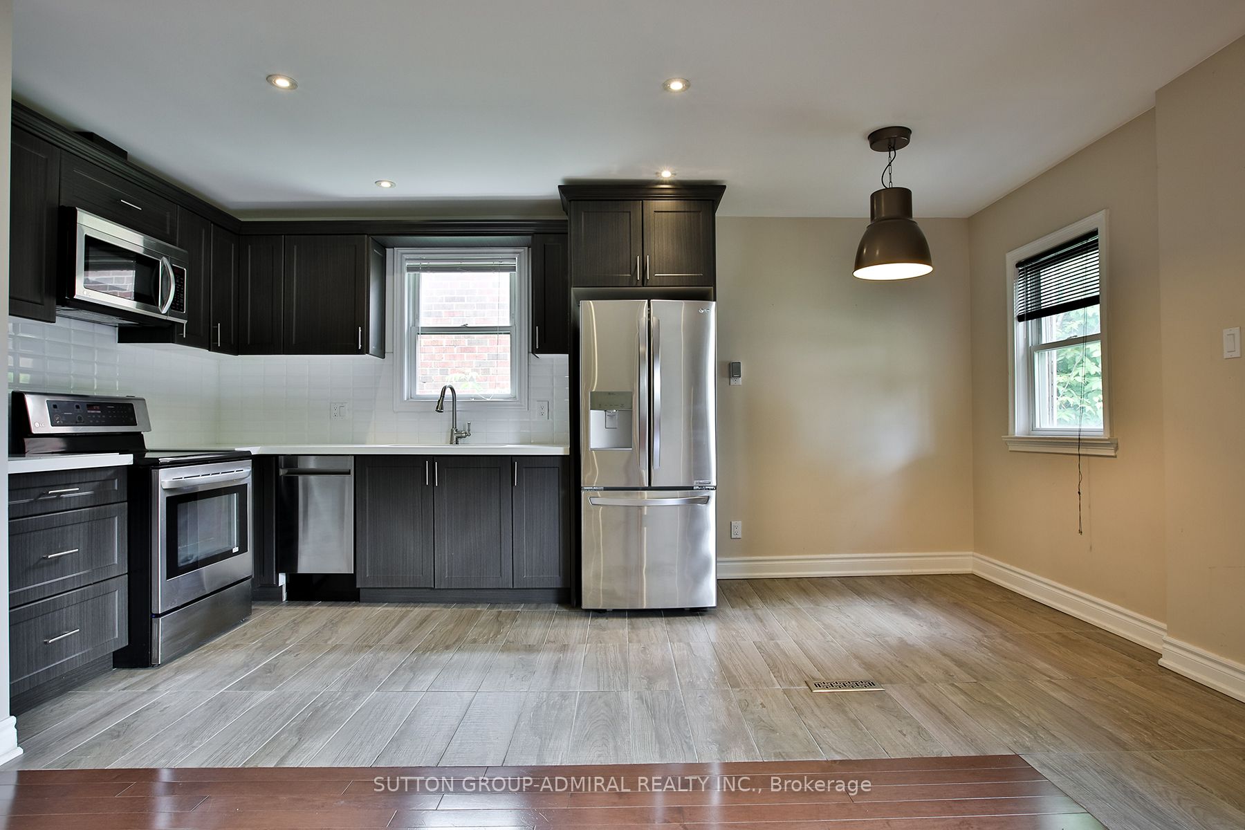 33 Regina Avenue, Toronto, ON M6A 1R4 photo 5