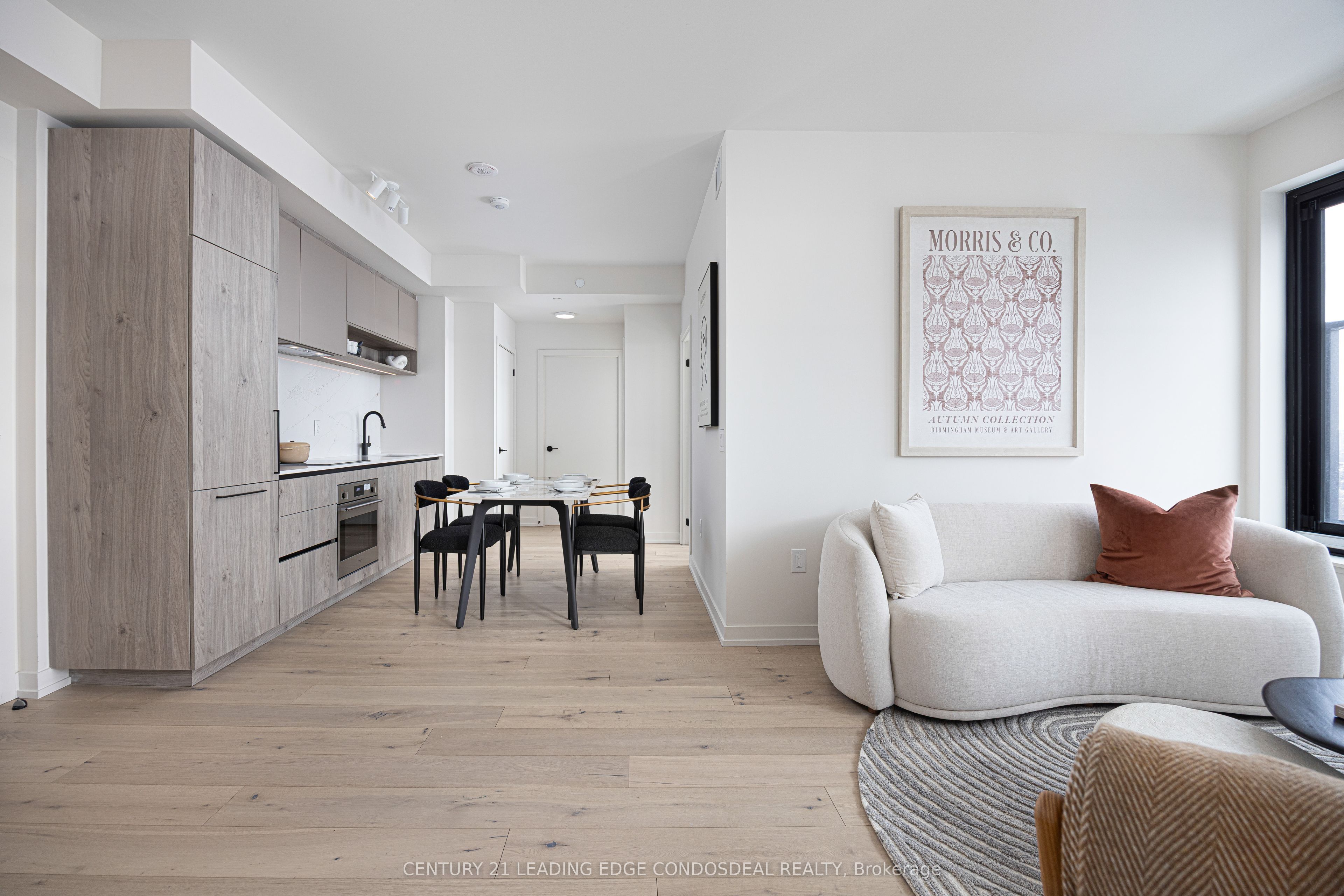 181 Sterling Road 1402, Toronto, ON M6R 2B2 photo 4