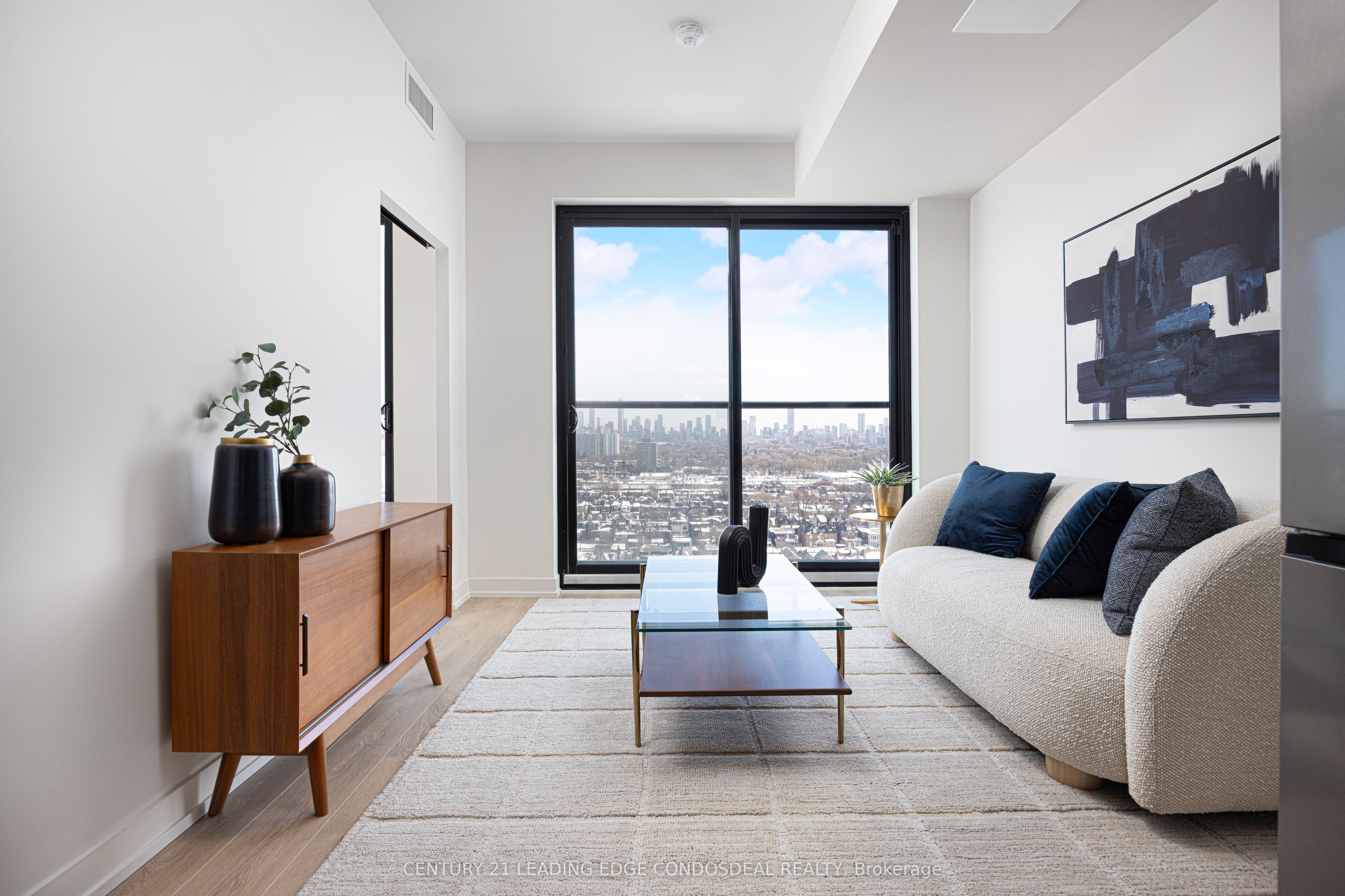 181 Sterling Road 1610, Toronto, ON M6R 2B2 photo 3