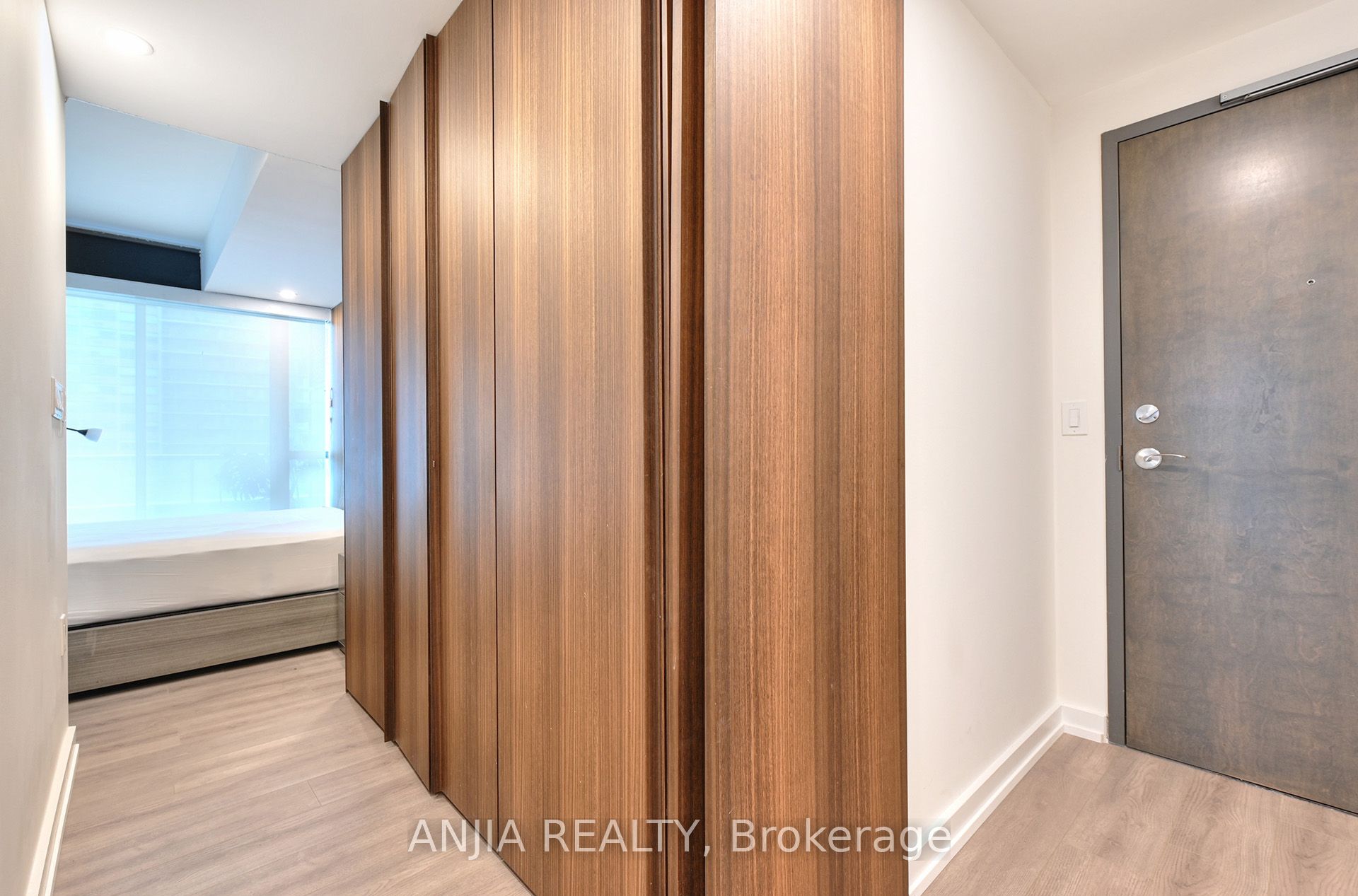 281 Mutual Street 1001, Toronto, ON M4Y 3C4 photo 5