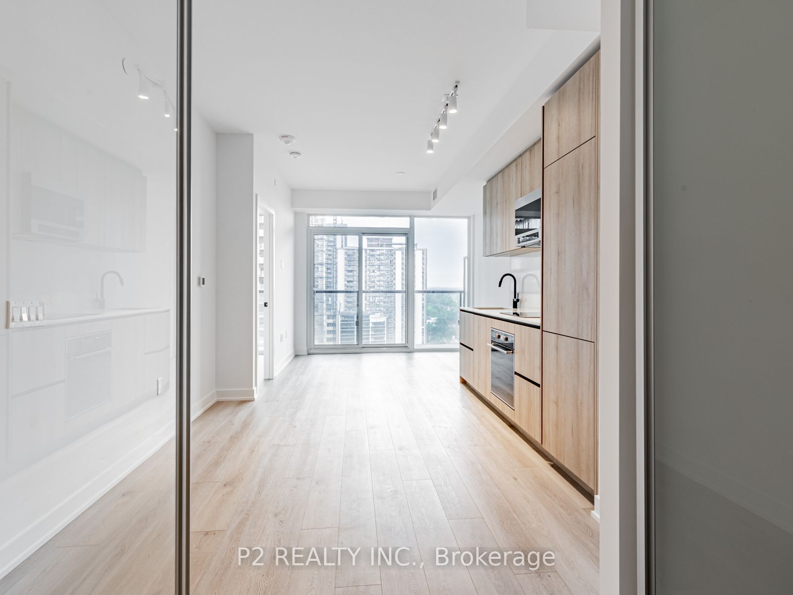 117 Broadway Avenue N 1507, Toronto, ON M4P 1V3 photo 2