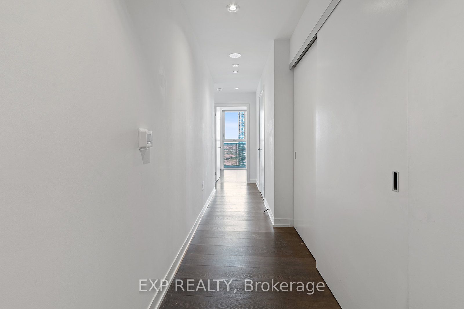 20 Richardson Street 2710, Toronto, ON M5A 0S6 photo 2