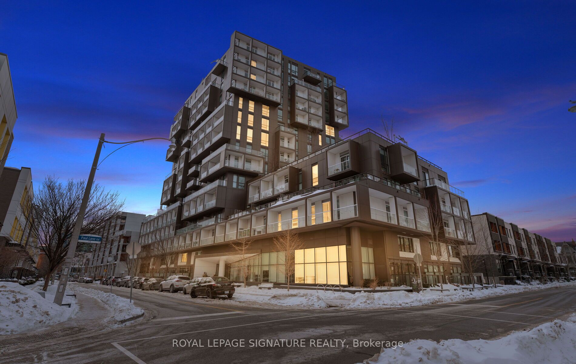 80 Vanauley Street 213, Toronto, ON M5T 0C9